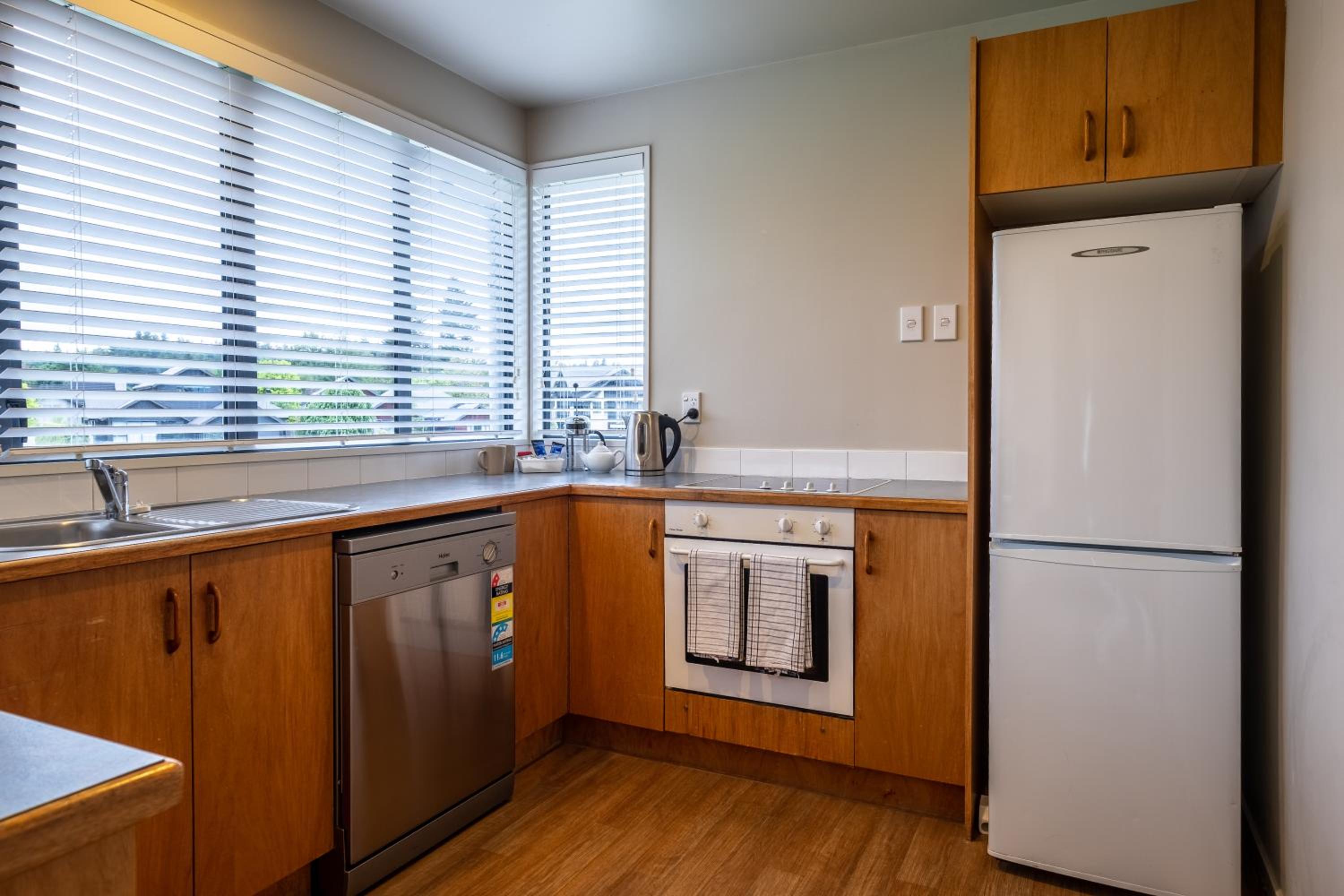 *** LAKE VILLA 461 *** view 5