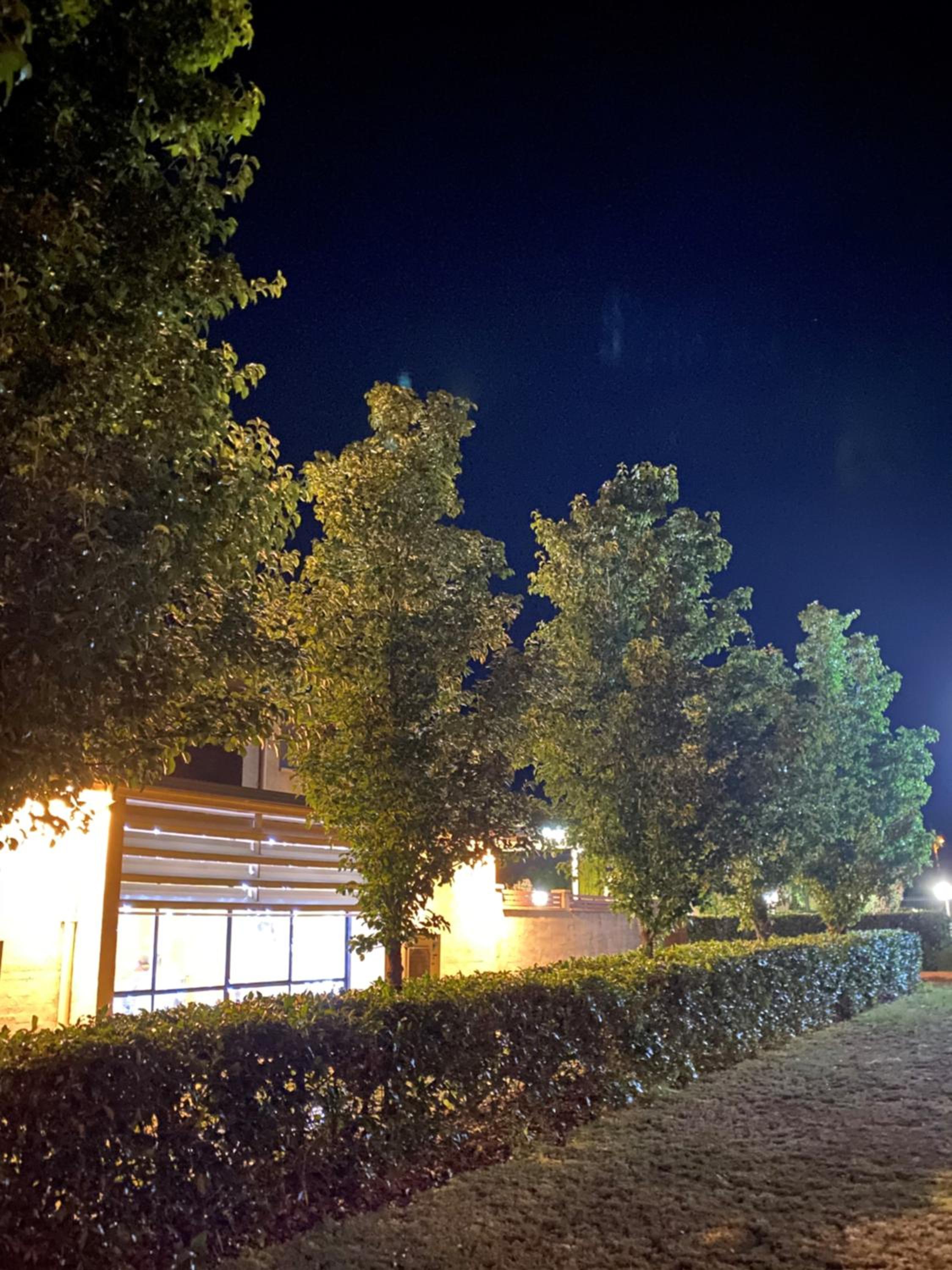Country Gardens Motel