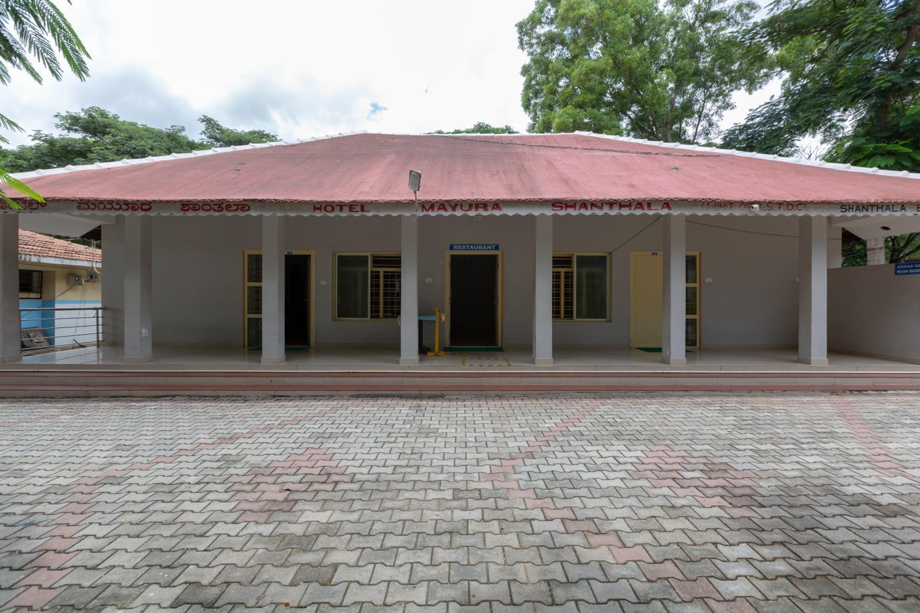 KSTDC Hotel Mayura Shantala Halebeedu view 5