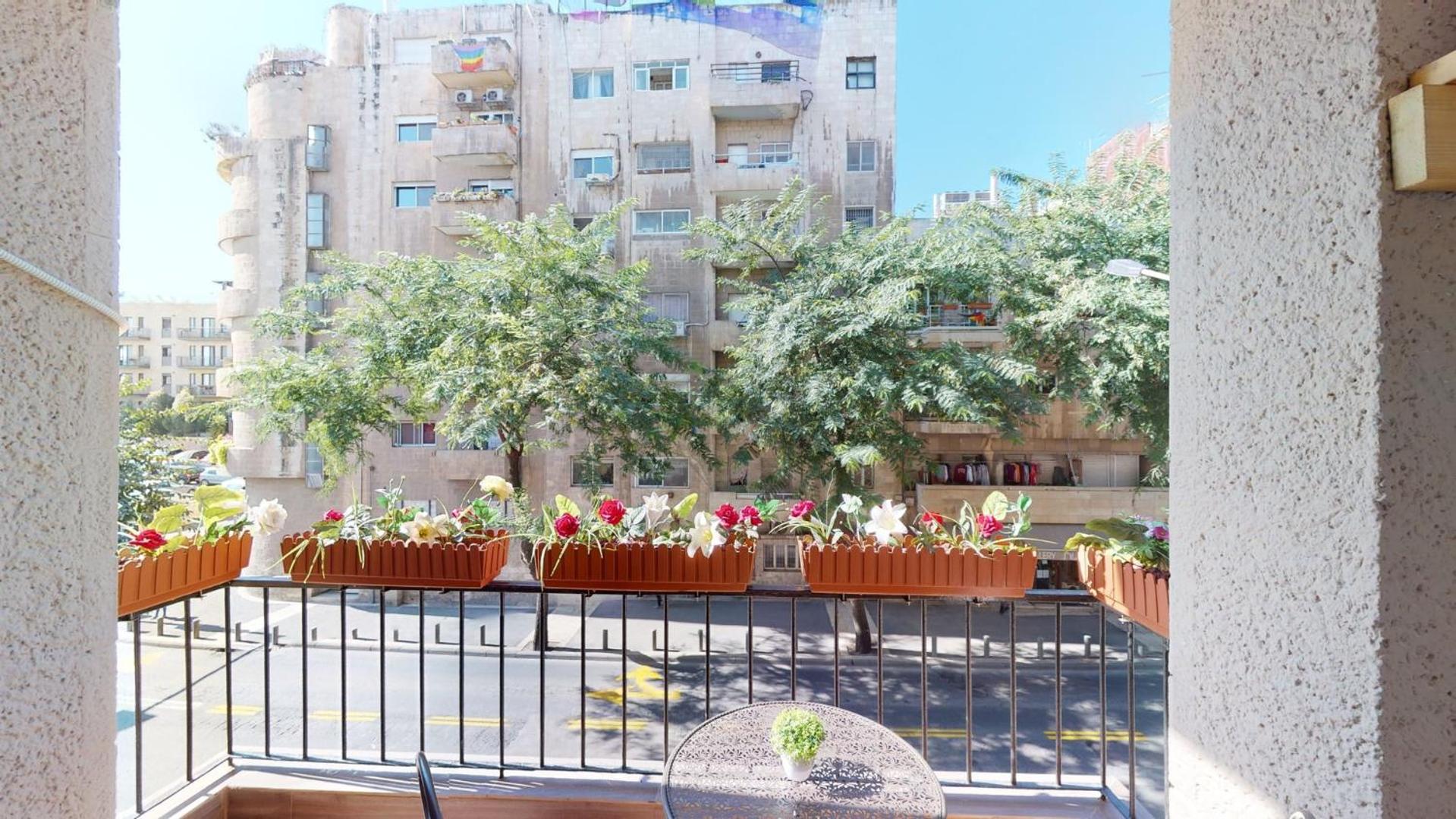 King George in the center of Jerusalem