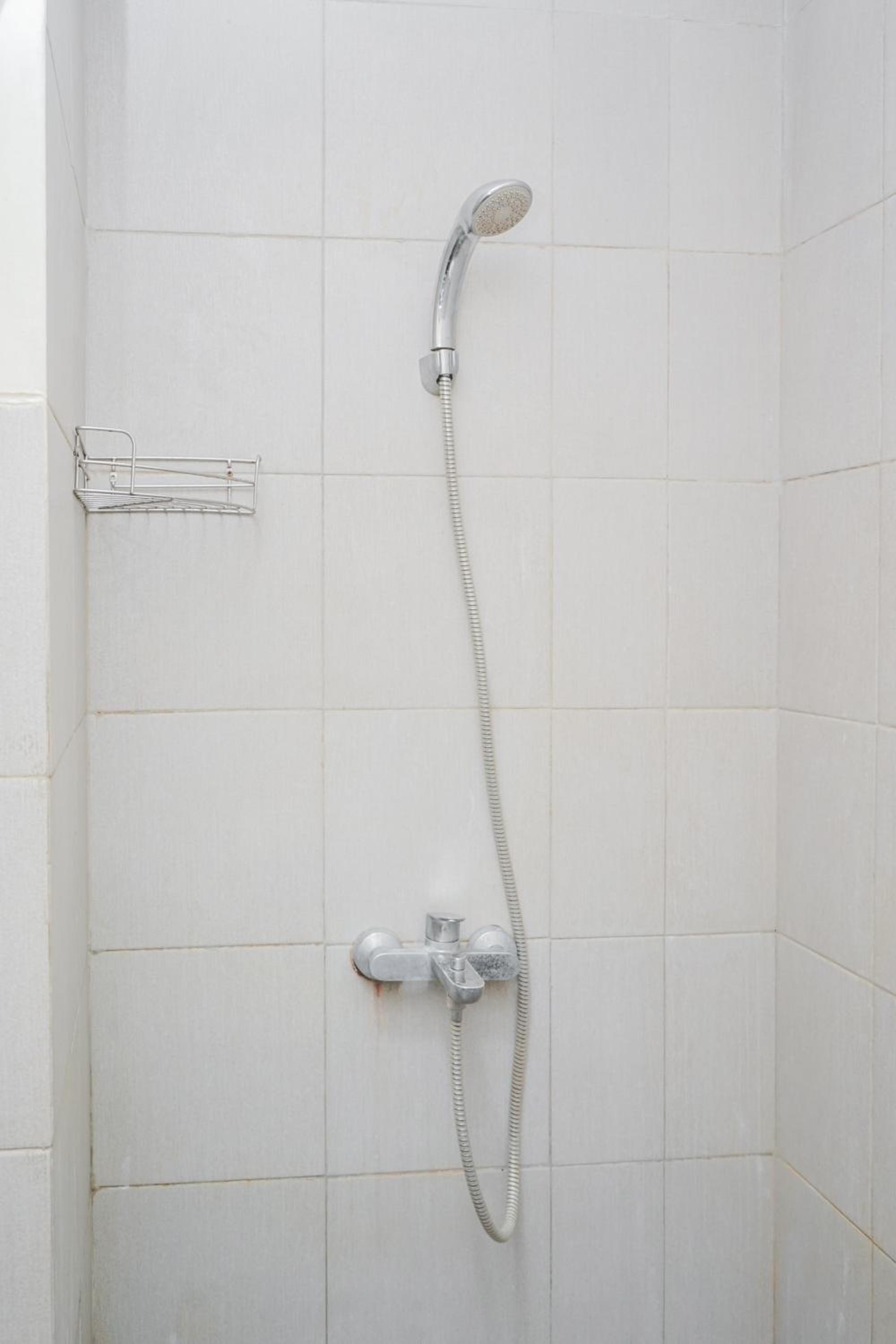 Best and Sweet Homey Studio Bintaro Icon Apartment By Travelio, Jurangmanggu - 9
