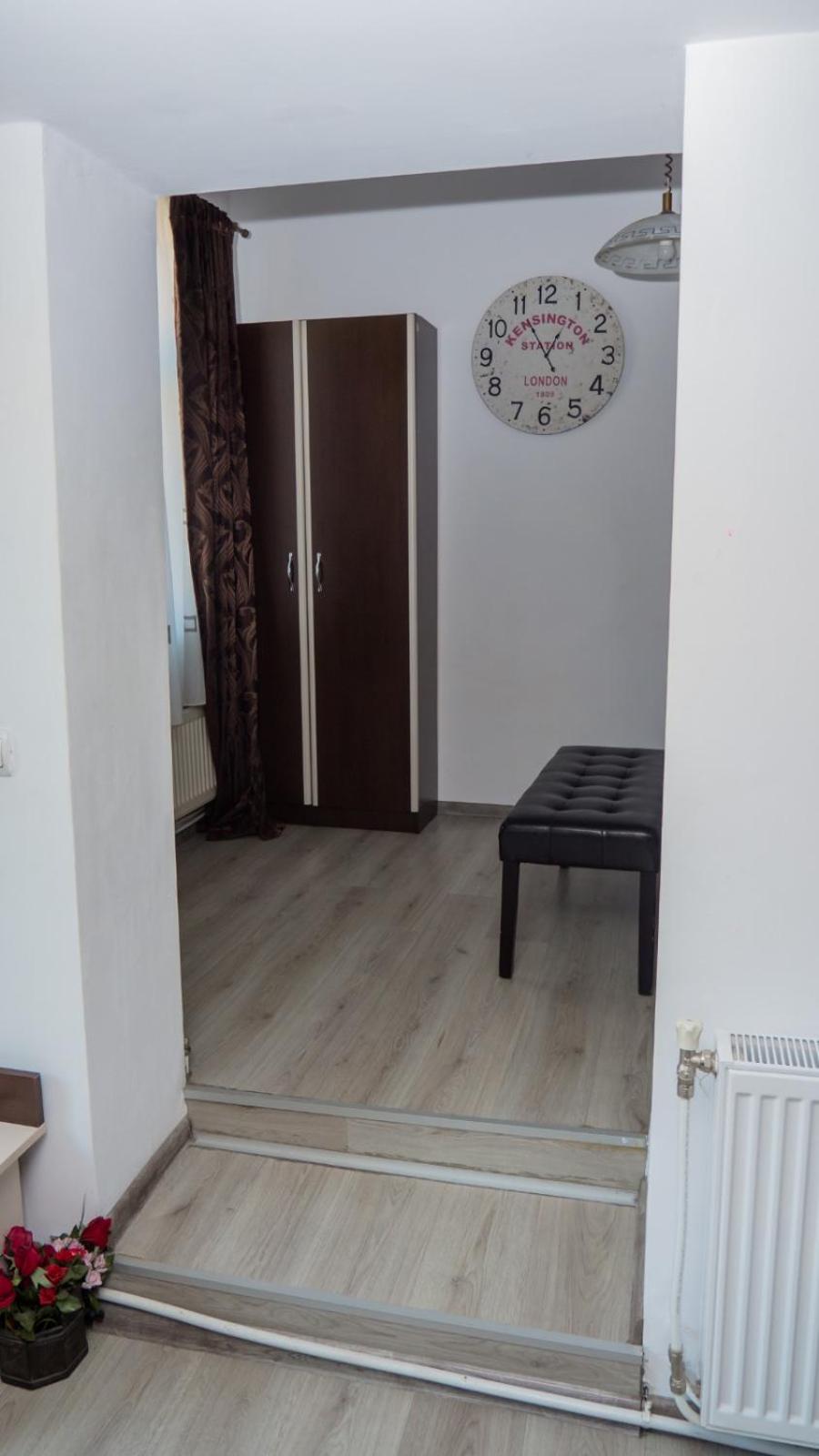 Photo 33