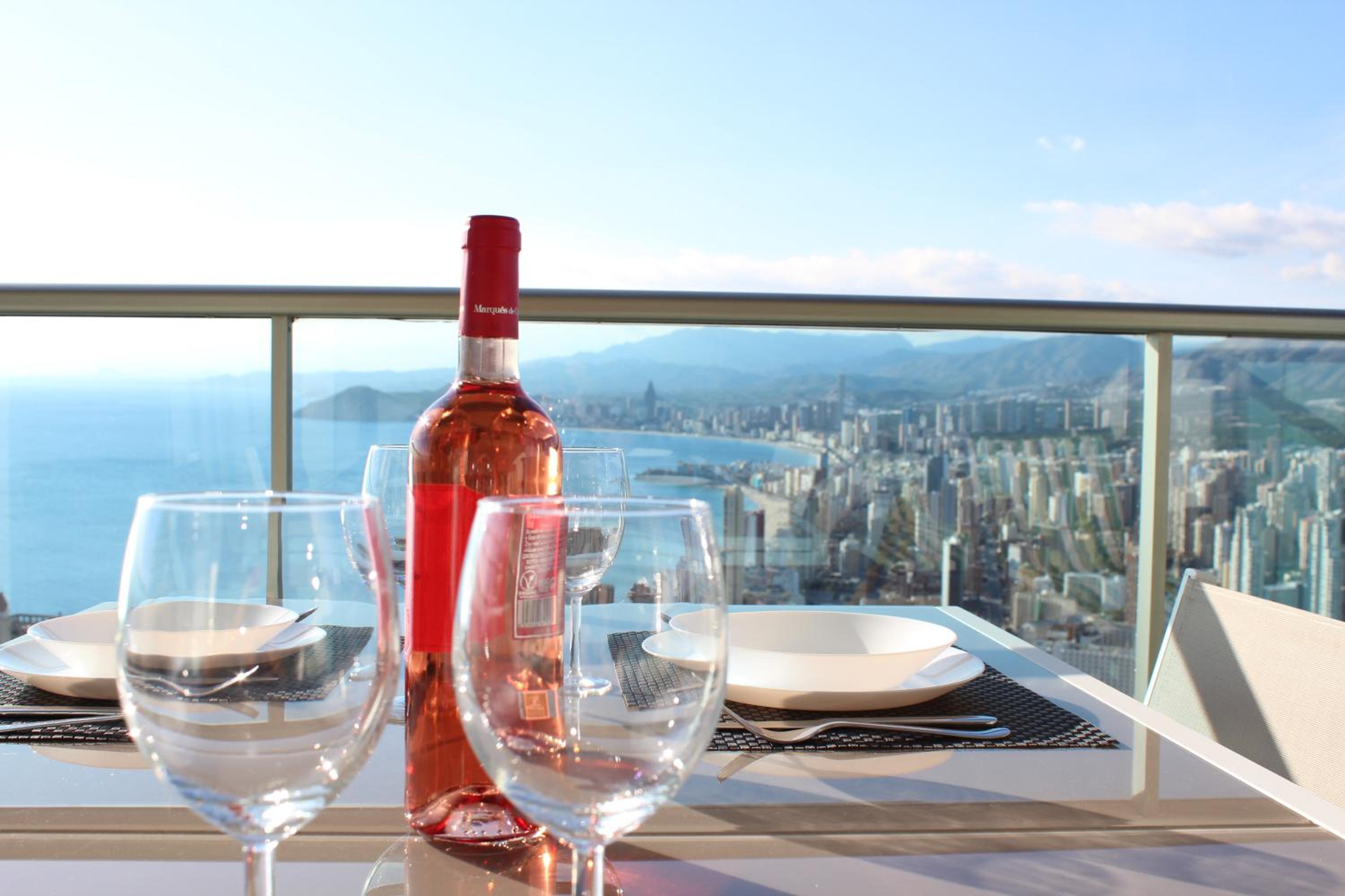Skyscraper apartment with panoramic views - floor 38 view 4