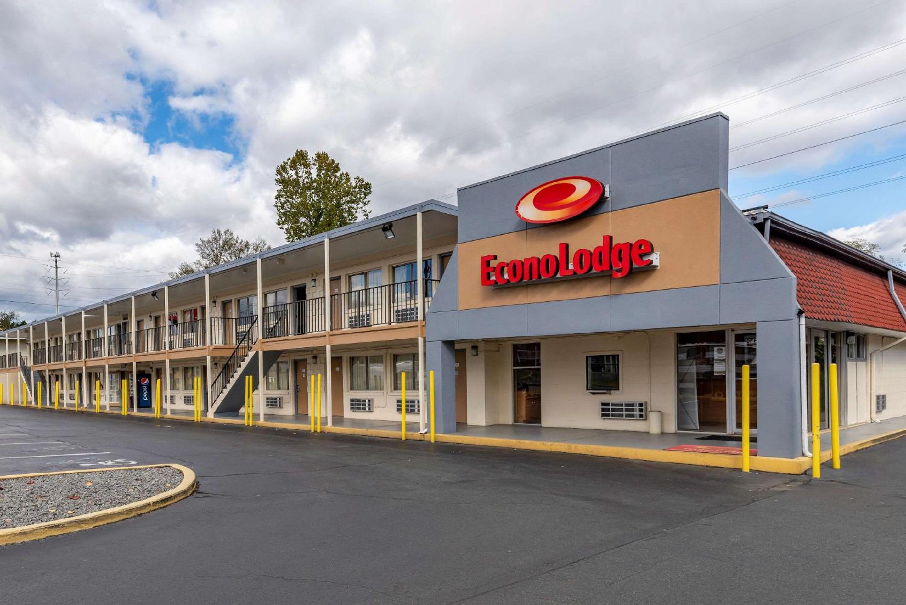 Hotel Econo Lodge North Charlottesville - Image 1