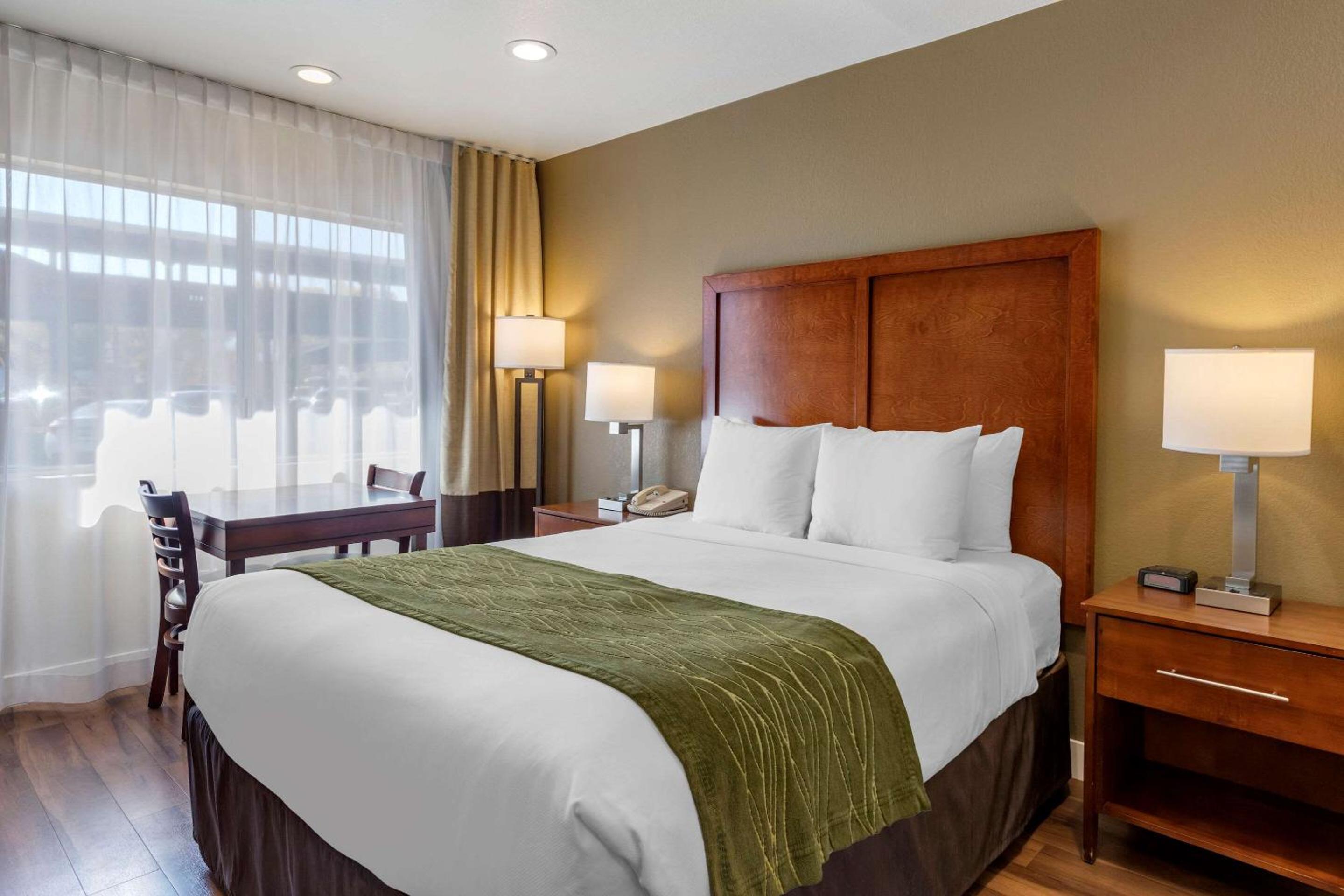 Comfort Inn Bishop view 5