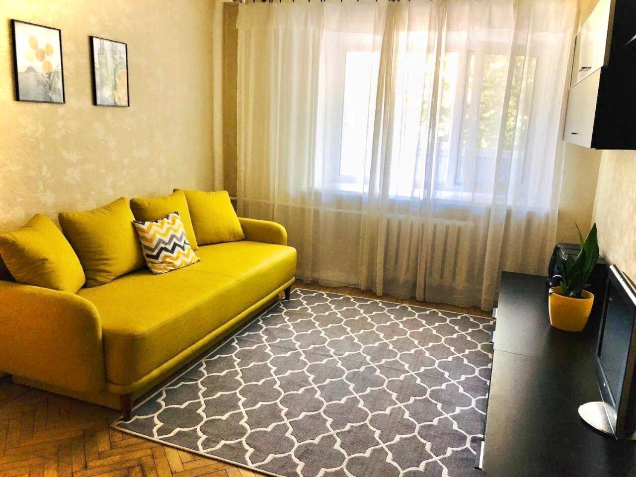 Sunflower Apartment near Kyiv airport & railway station & center city! view 5