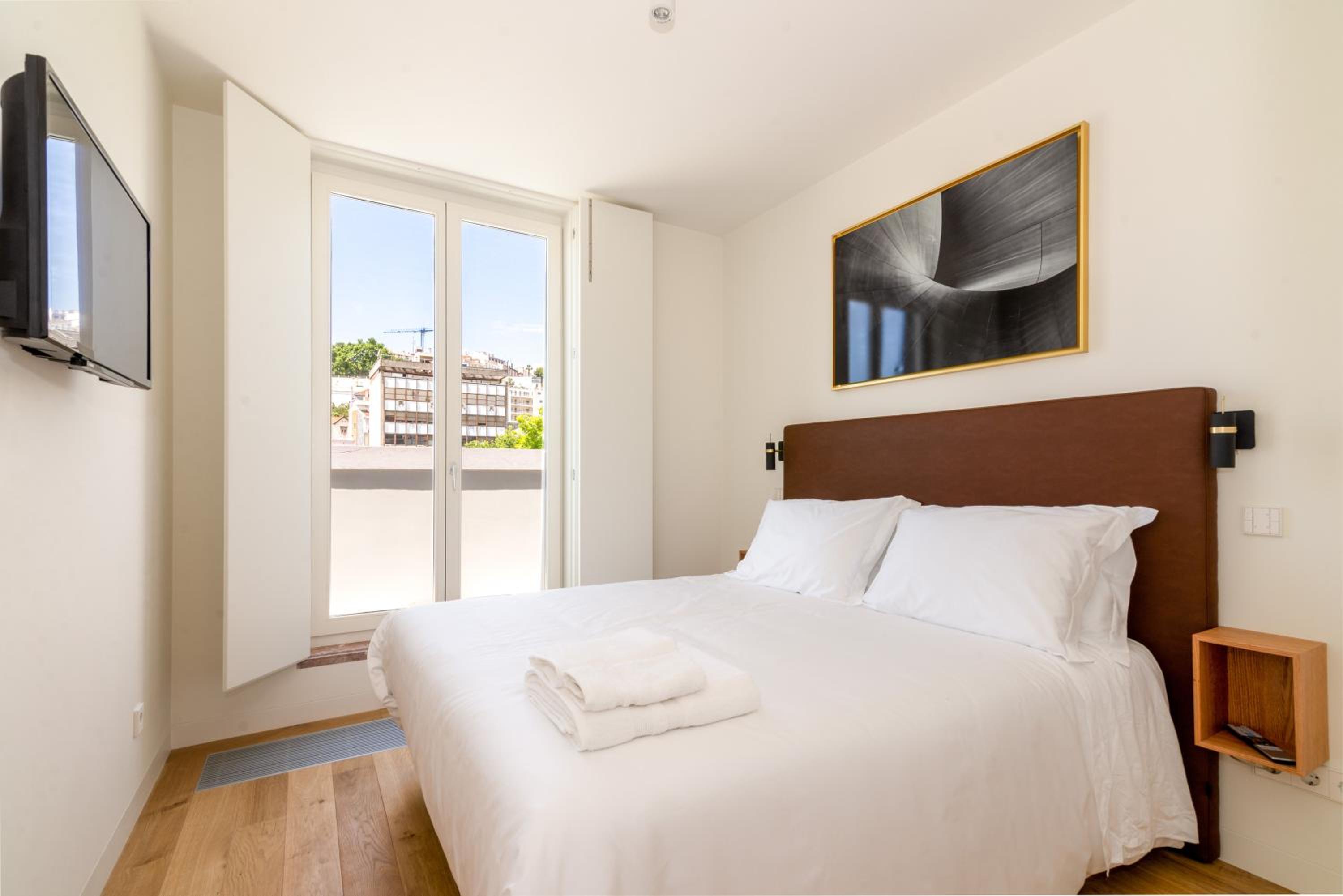 Liberdade 12 by The Good Neighbour in Lisbon view 3