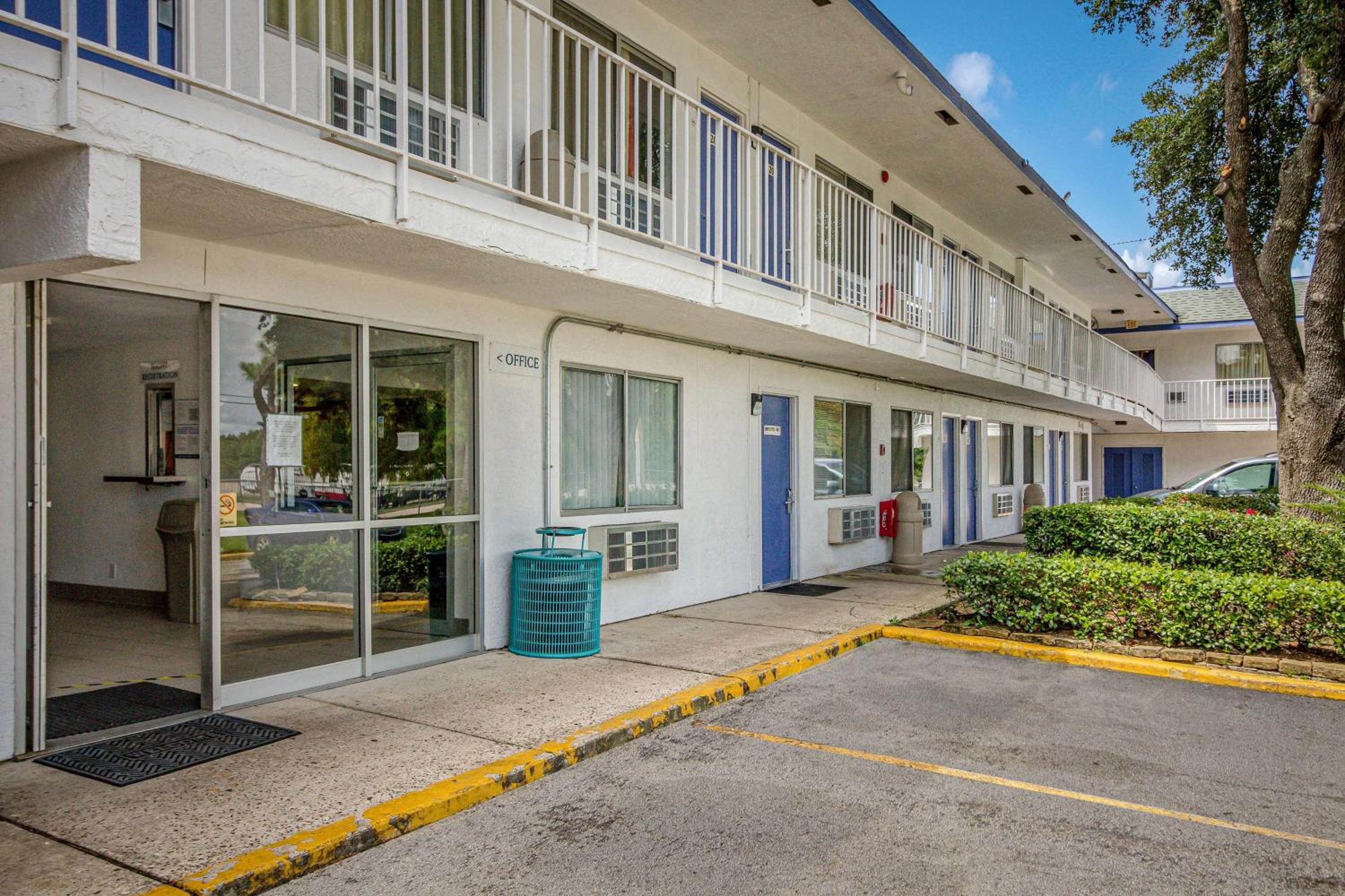 Motel 6-Conroe, TX view 2