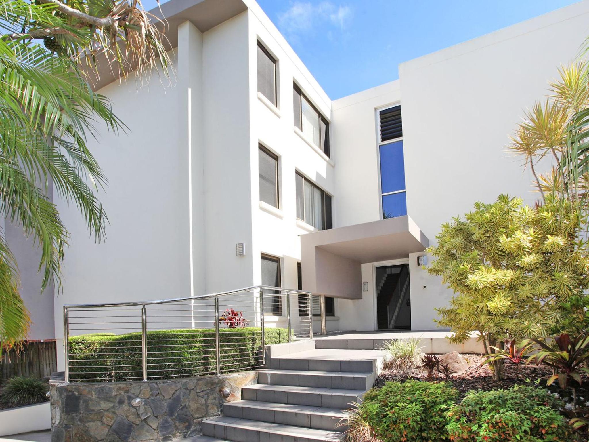 Windmill 4 Two Bedroom Beachside Apartment on Parkyn Parade view 3