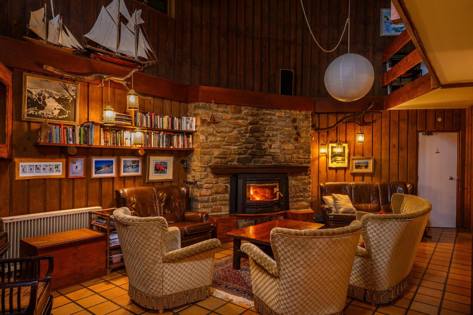 Kasees Apartments & Mountain Lodge