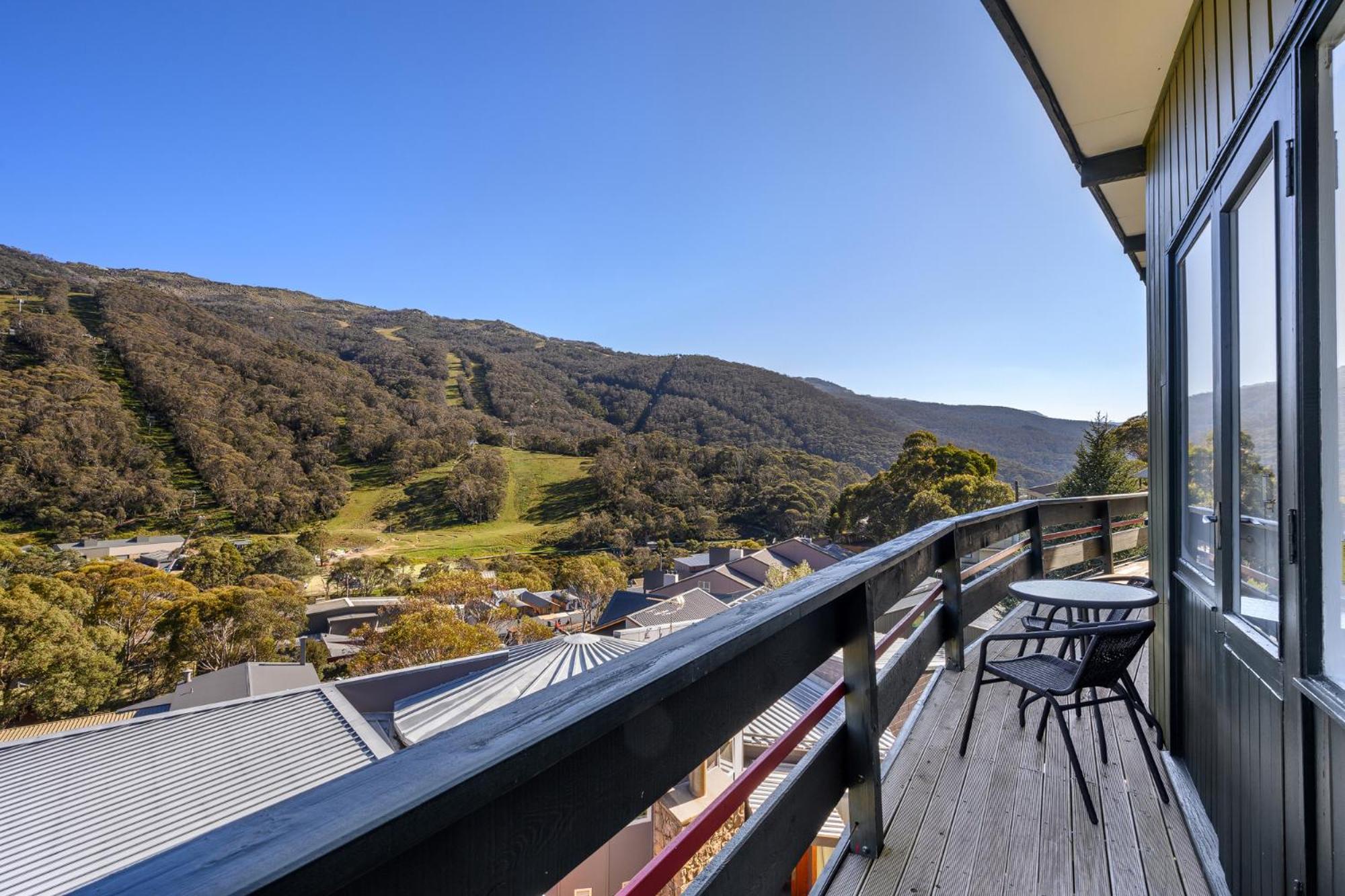 Kasees Apartments & Mountain Lodge