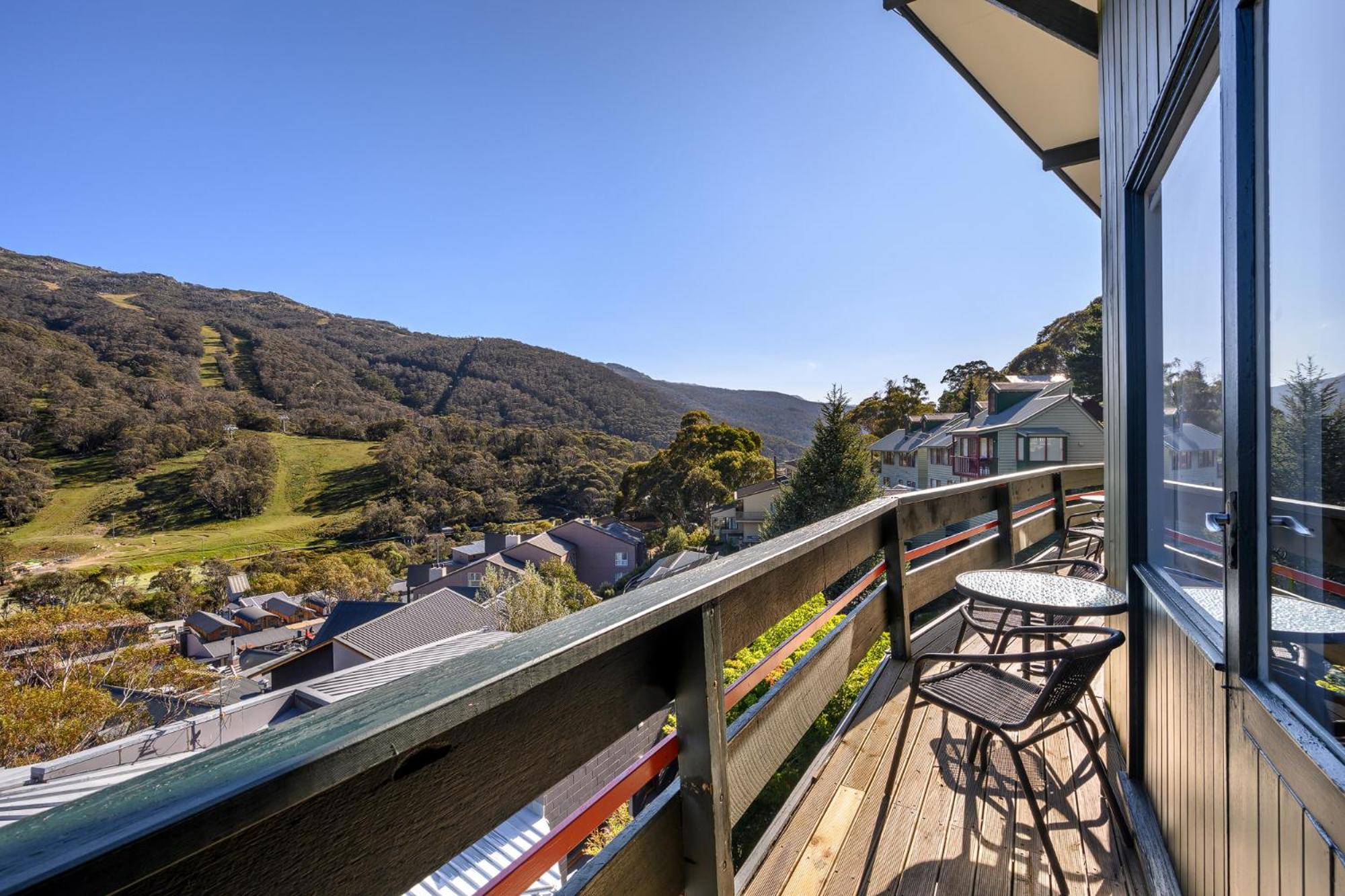 Kasees Apartments & Mountain Lodge