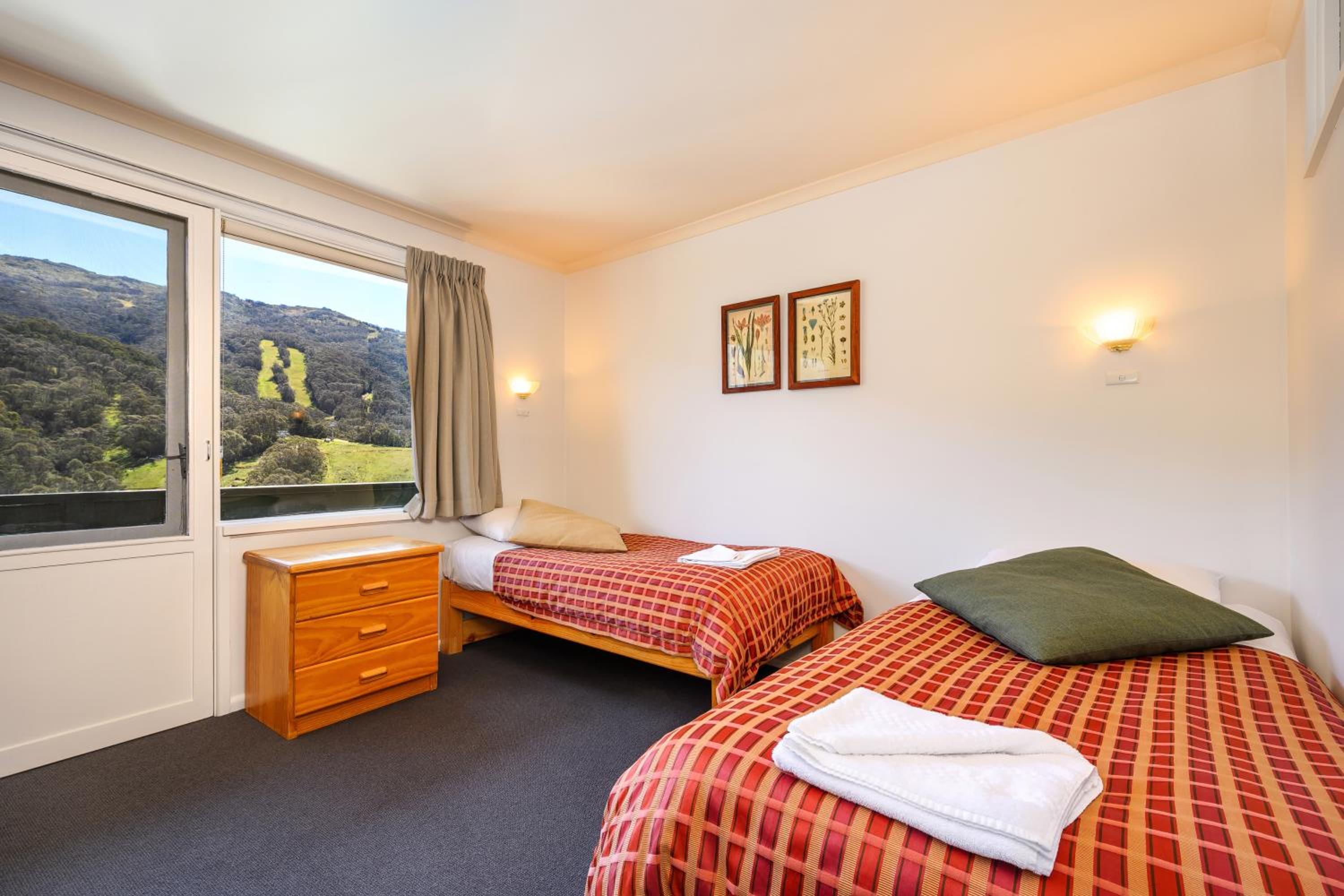 Kasees Apartments & Mountain Lodge