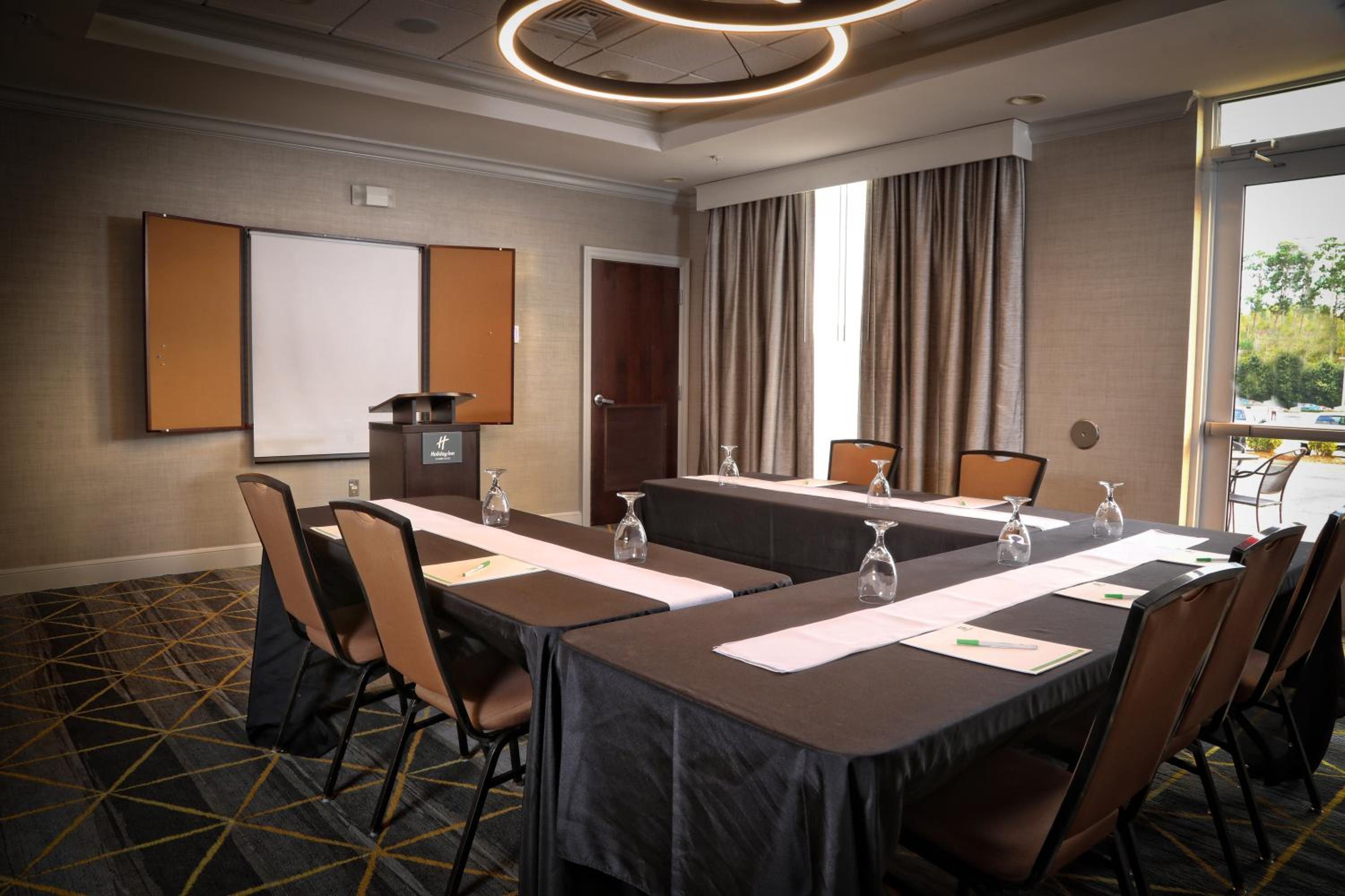 Statesboro Vacations - Holiday Inn Statesboro-University Area, an IHG Hotel - Property Image 4