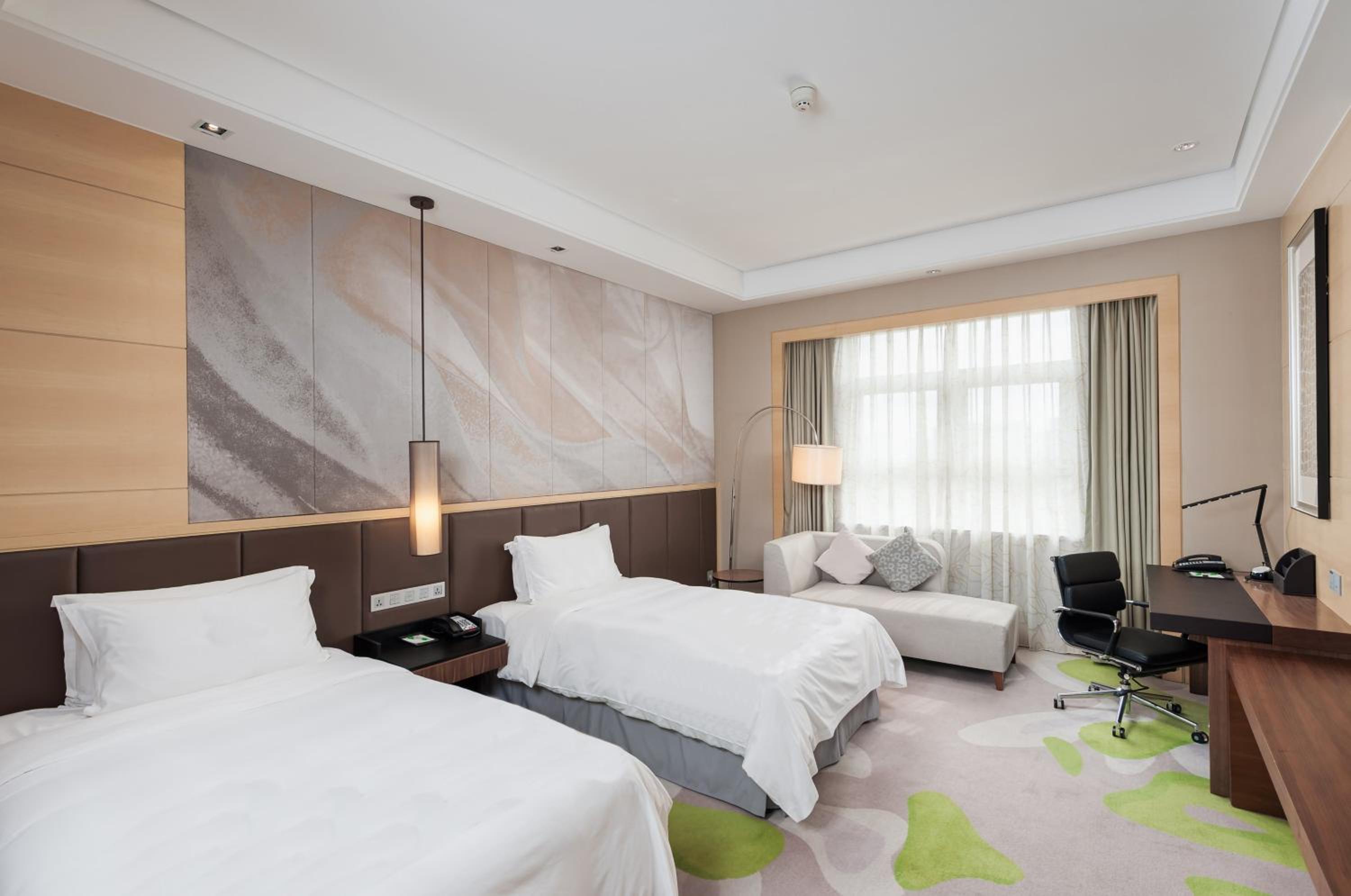 Holiday Inn Qingdao Expo, an IHG Hotel
