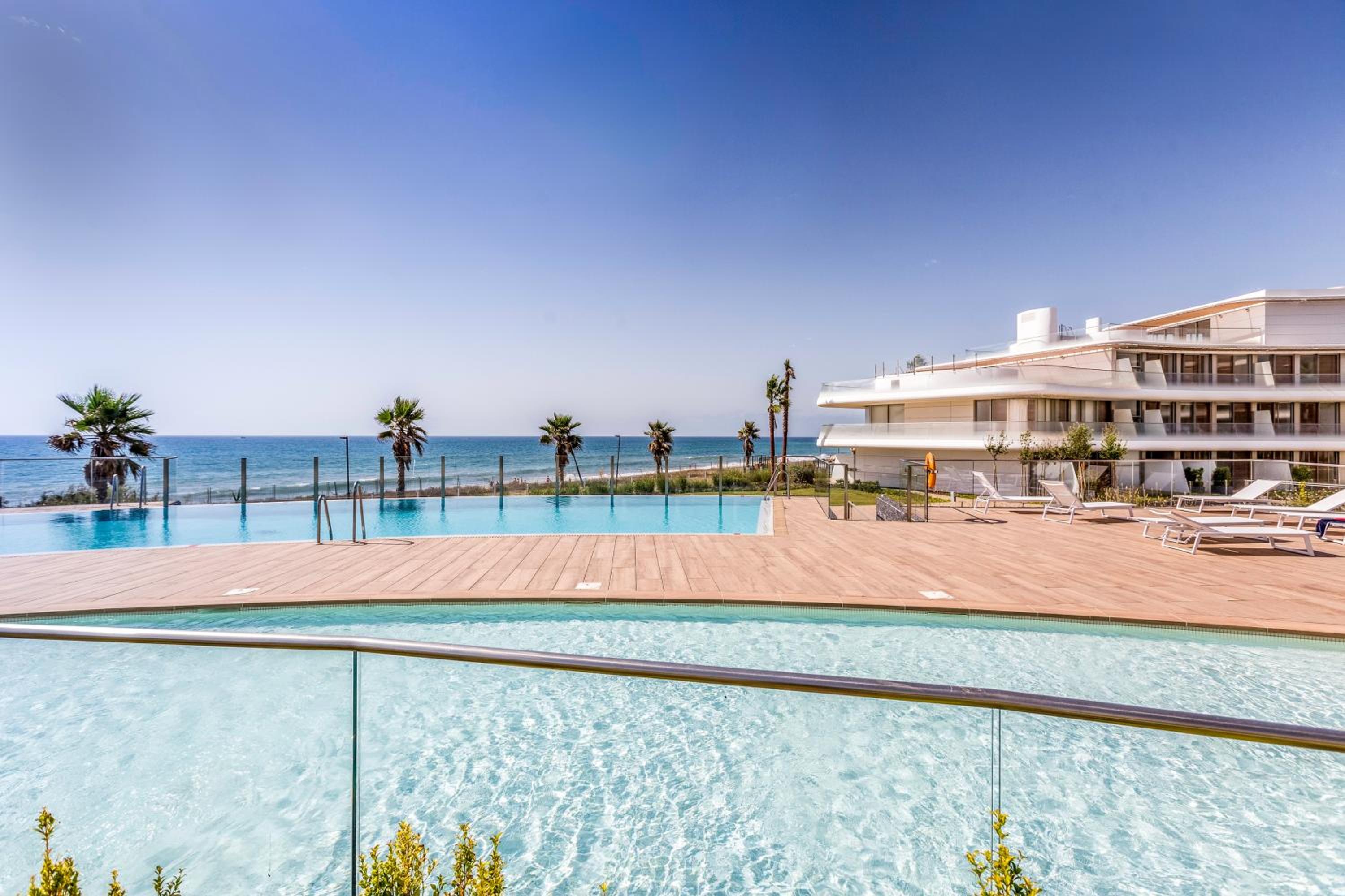 Hotel The Edge Front Line Beach Luxury And Spa