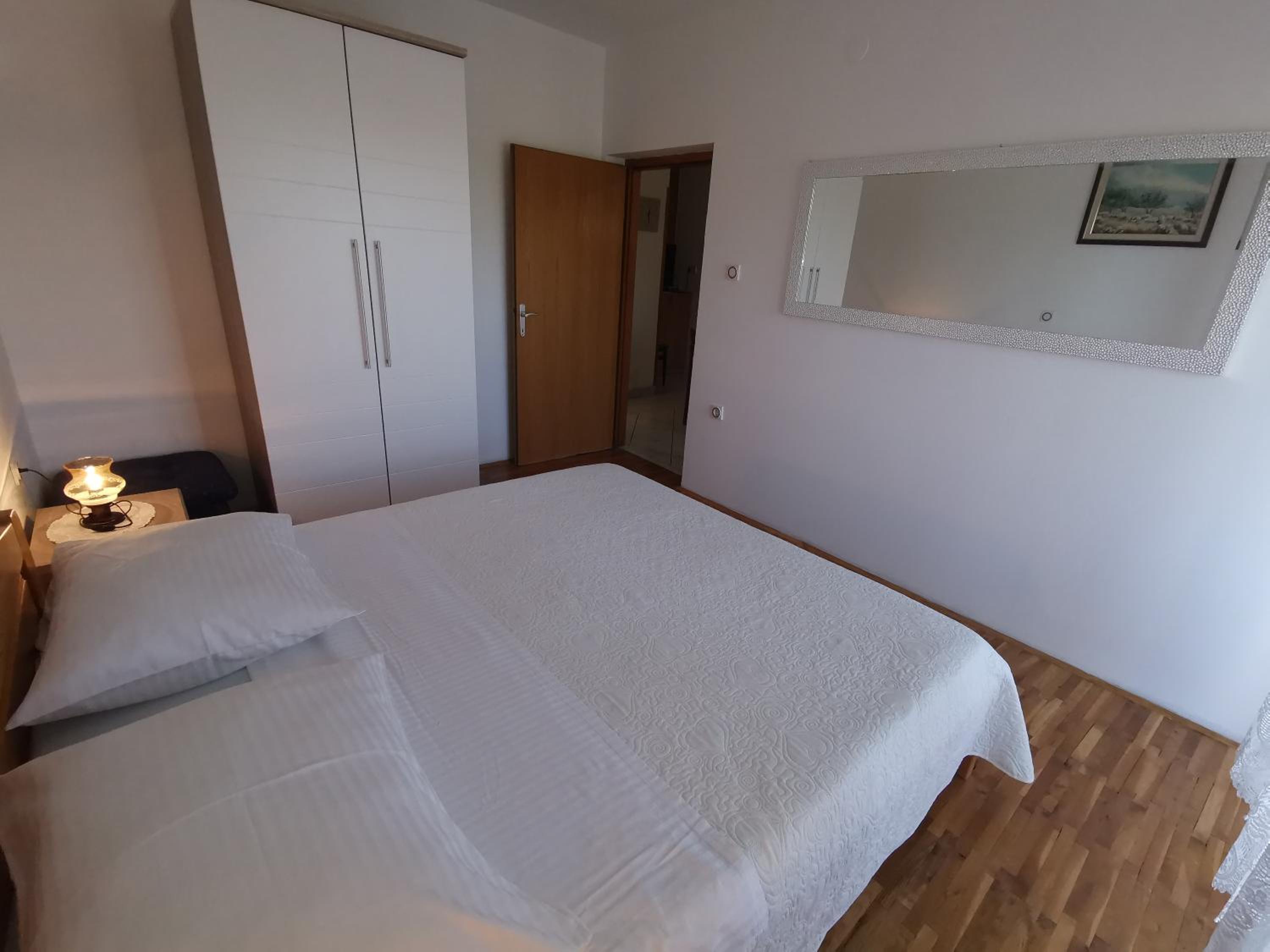 GROZDANA Apartments with terrace and sea view view 3