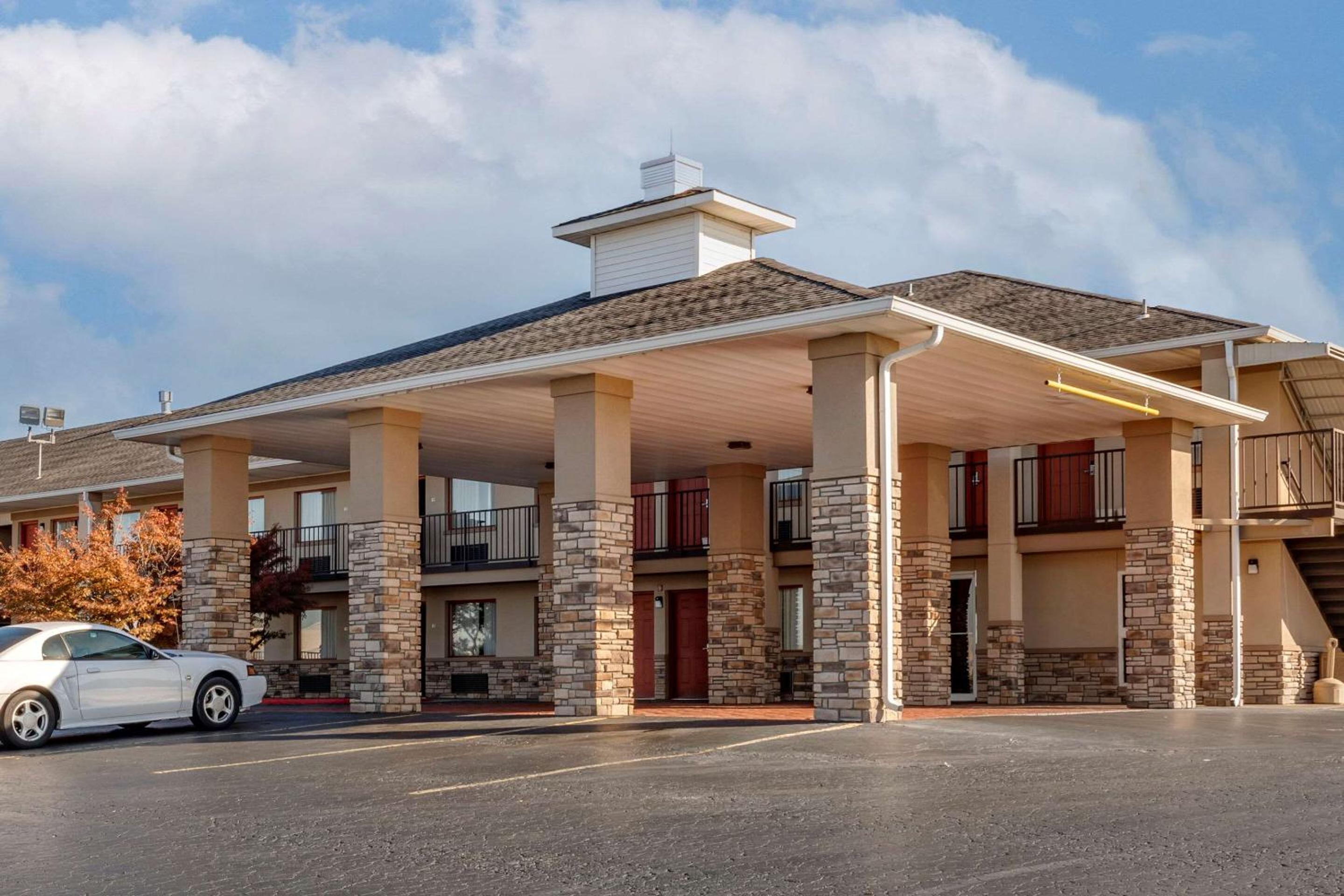 Russellville Vacations - Quality Inn Russellville I-40 - Property Image 1