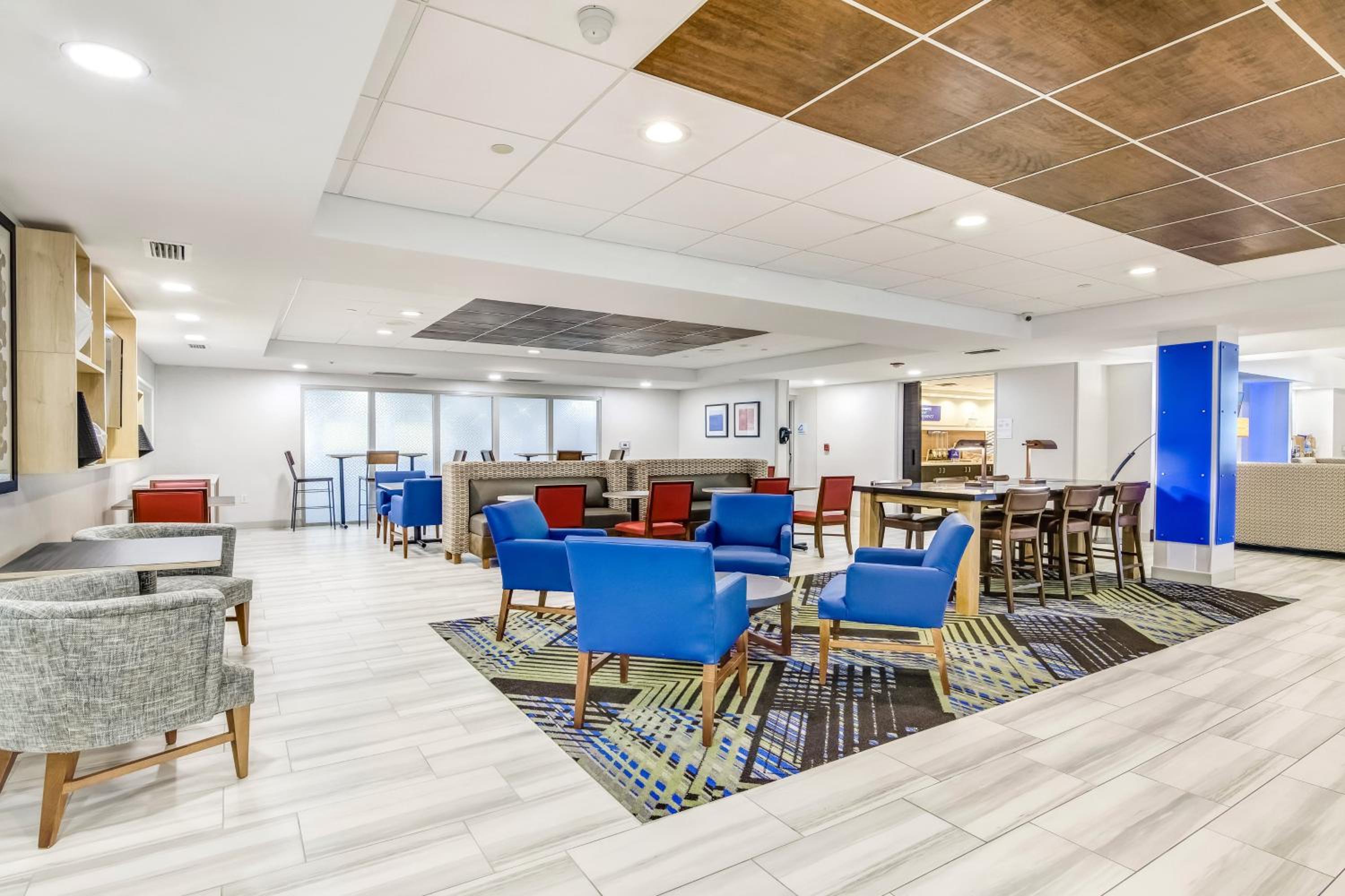 Longview Vacations - Holiday Inn Express Suites Longview North, an IHG Hotel - Property Image 38