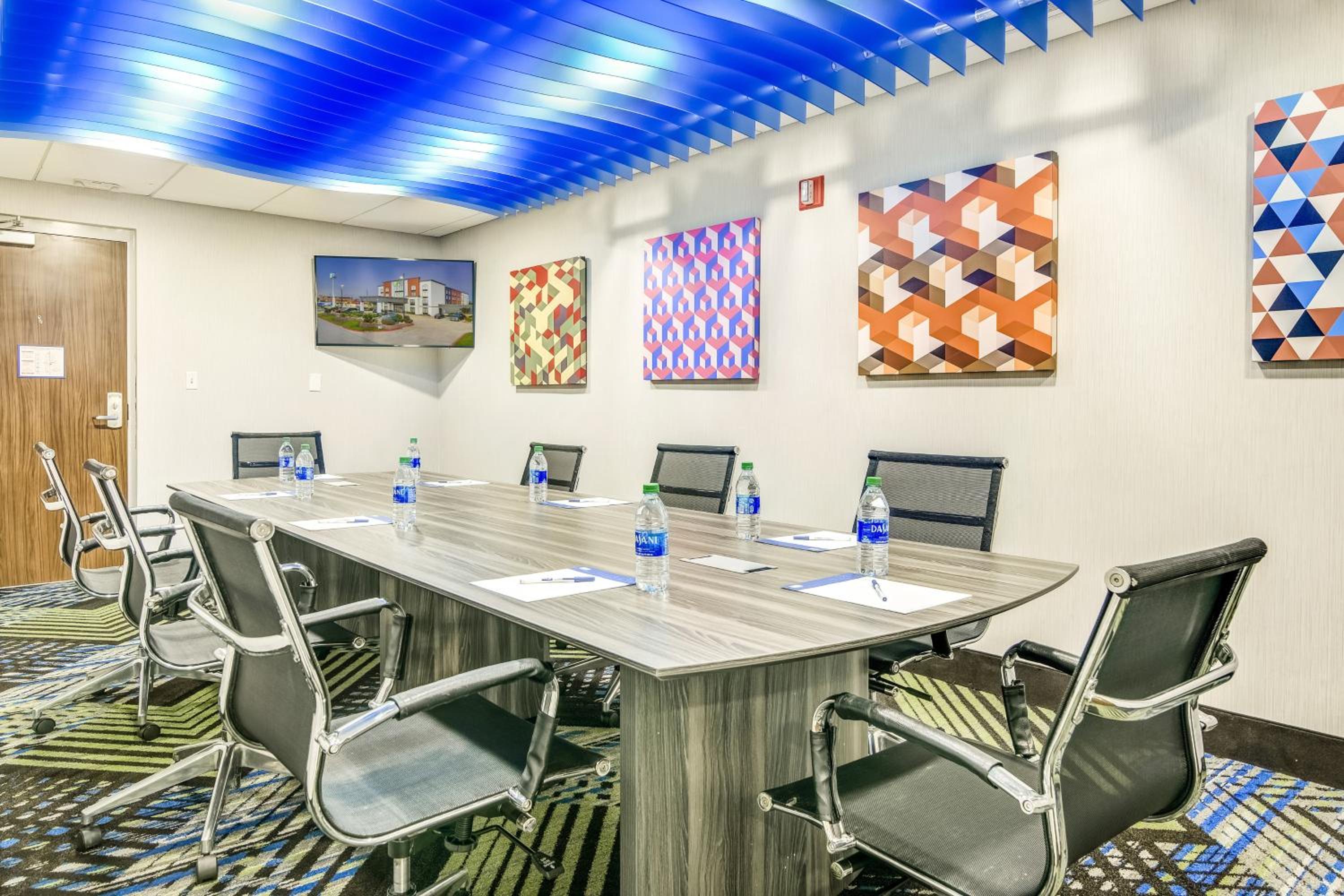 Longview Vacations - Holiday Inn Express Suites Longview North, an IHG Hotel - Property Image 53