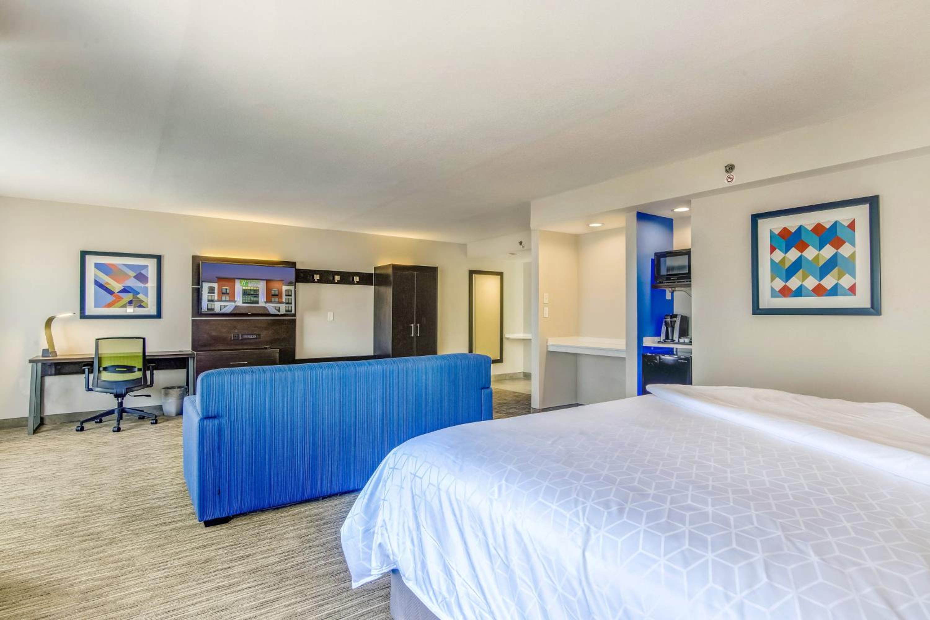 Longview Vacations - Holiday Inn Express Suites Longview North, an IHG Hotel - Property Image 95