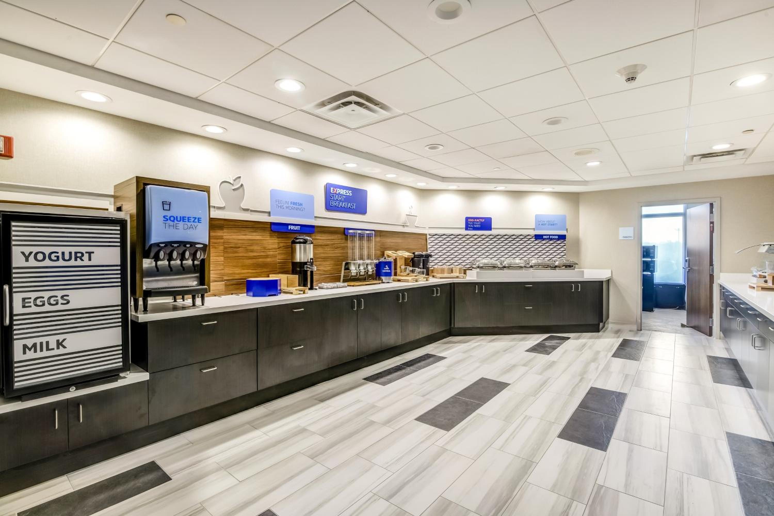 Longview Vacations - Holiday Inn Express Suites Longview North, an IHG Hotel - Property Image 92