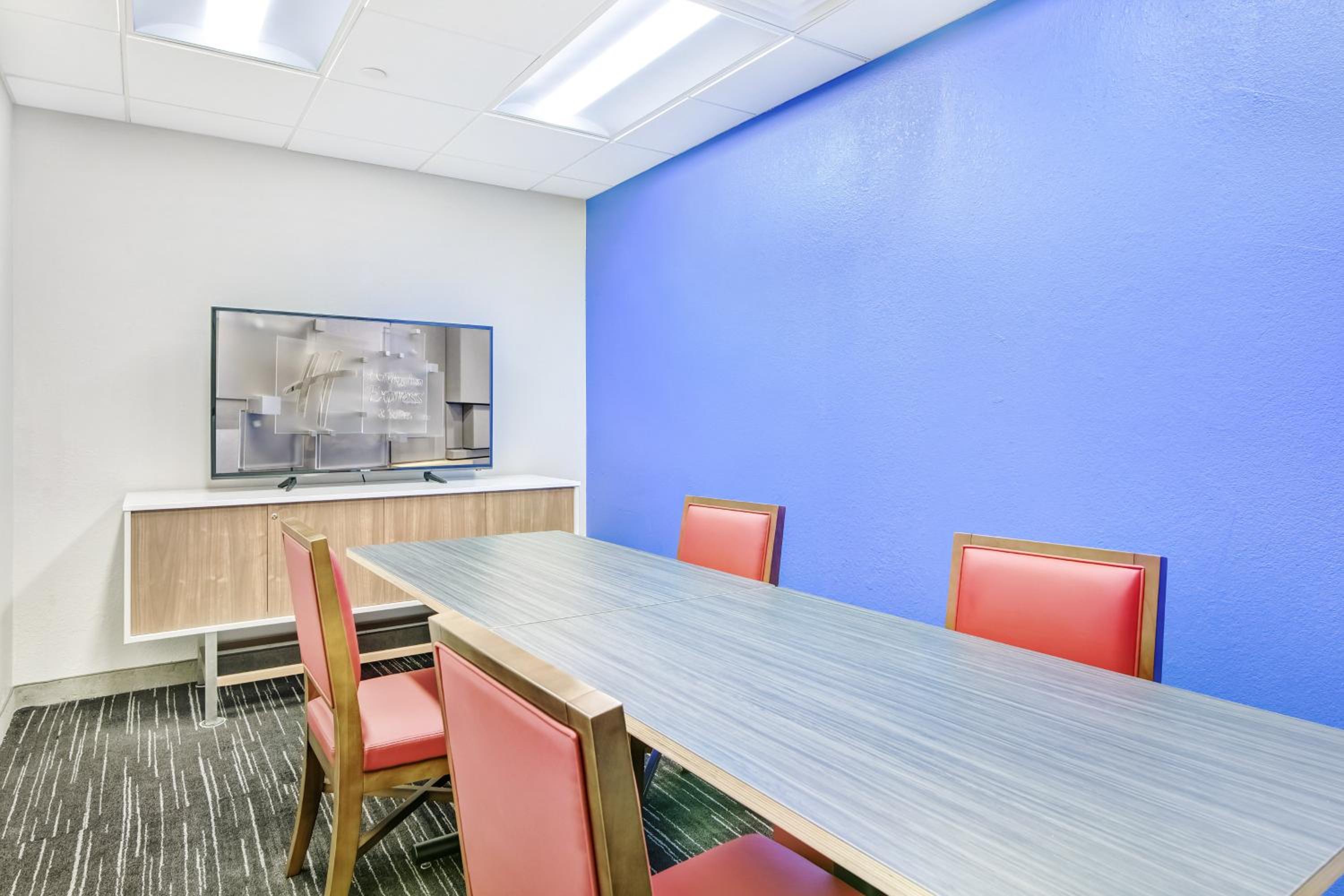Longview Vacations - Holiday Inn Express Suites Longview North, an IHG Hotel - Property Image 88