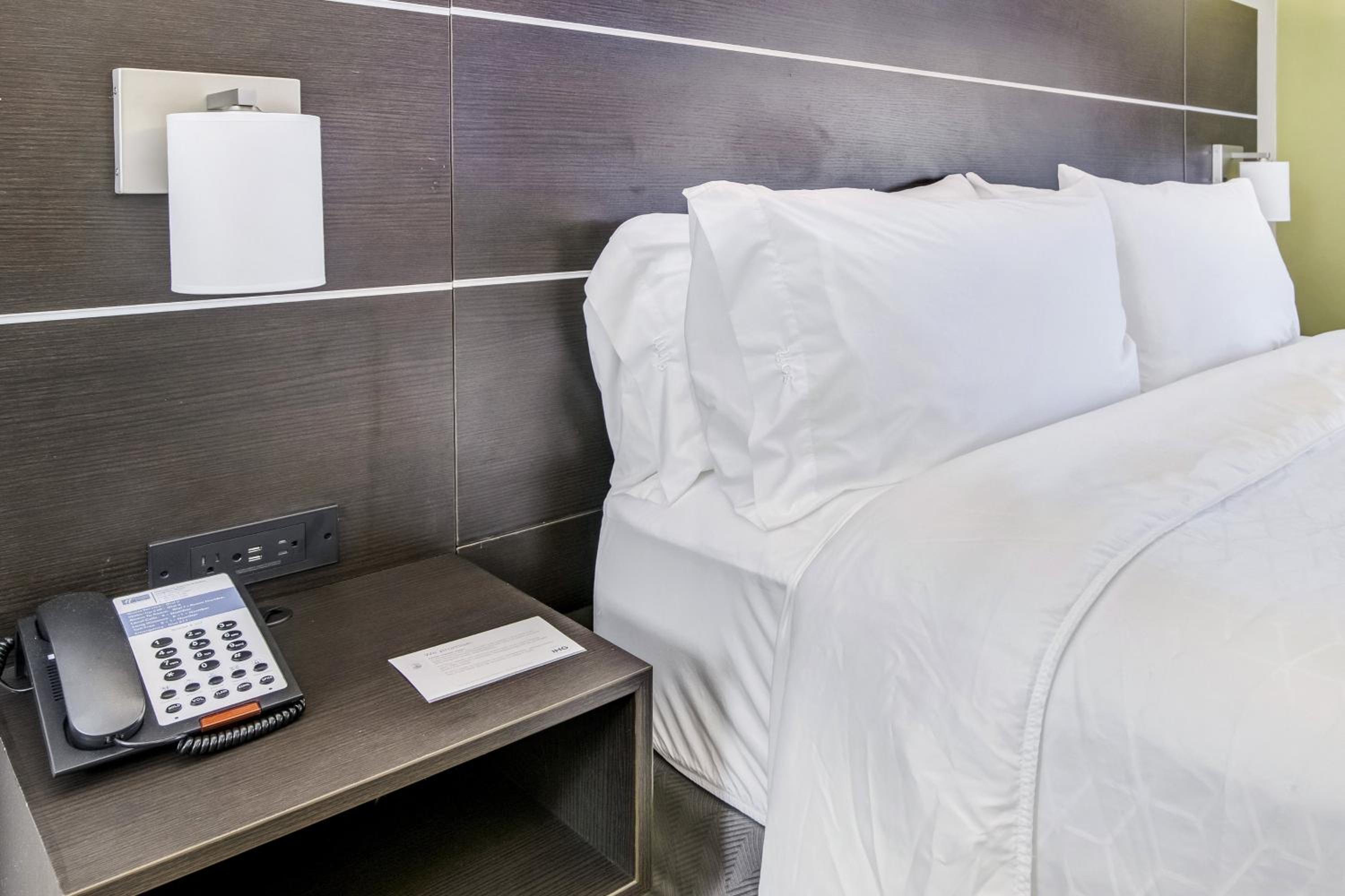 Longview Vacations - Holiday Inn Express Suites Longview North, an IHG Hotel - Property Image 96
