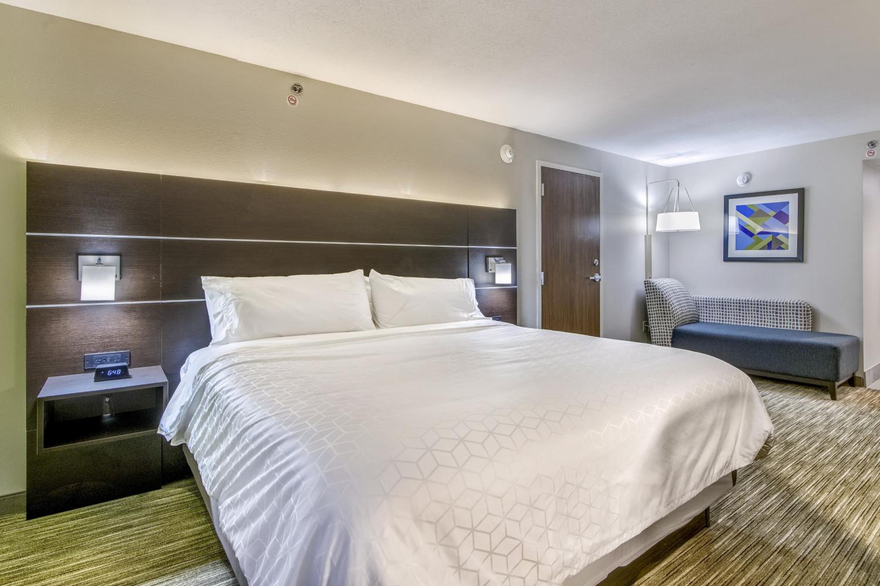 Longview Vacations - Holiday Inn Express Suites Longview North, an IHG Hotel - Property Image 100