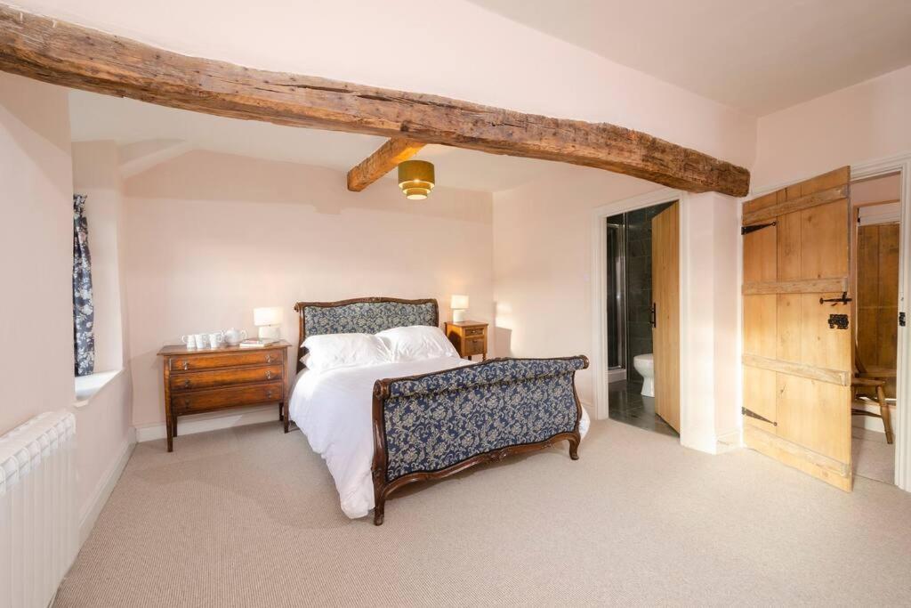 The Old White Lion, Chapel Stile view 3