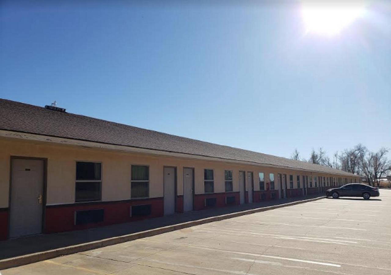 Woodward Vacations - Executive Inn Woodward - Property Image 1