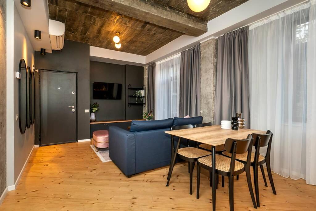 Marvellous Design 2Br Old Town view 4