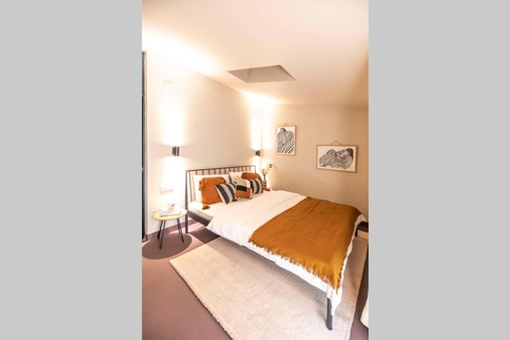 Marvellous 2 Bedrooms Attic in the Old Town view 2