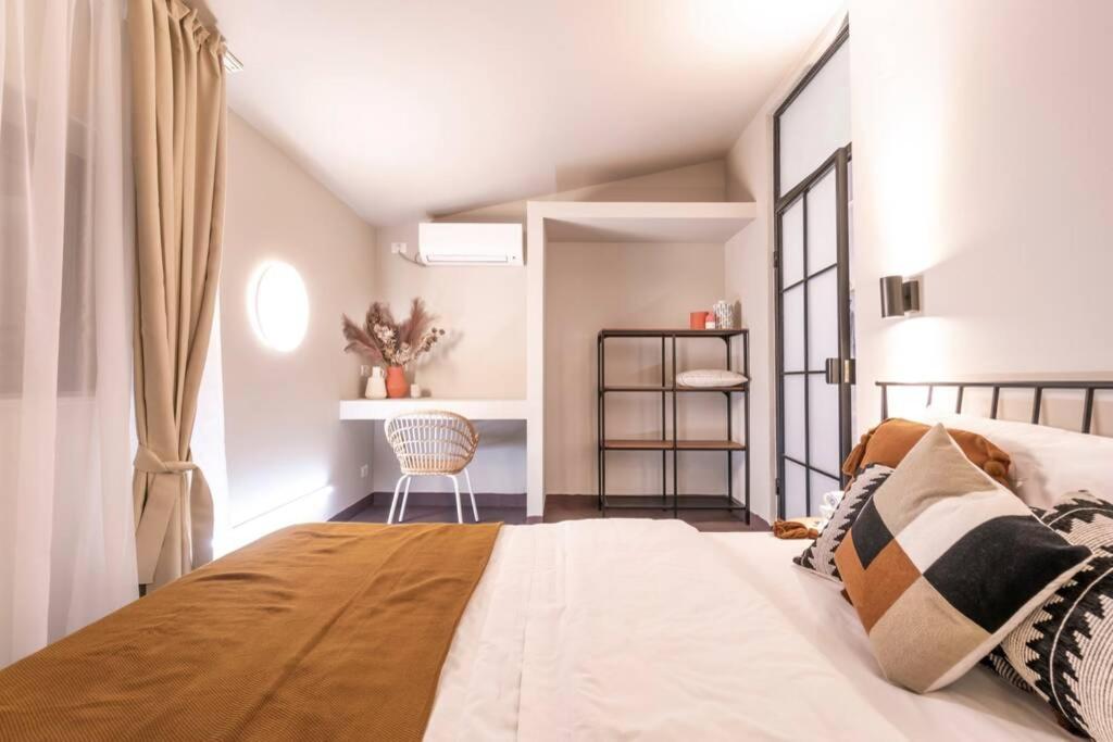 Marvellous 2 Bedrooms Attic in the Old Town view 3