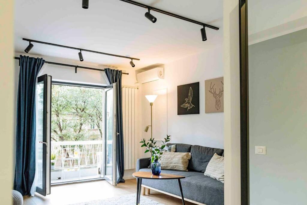 Bright Apartment - Top Location - City Balcony view 2