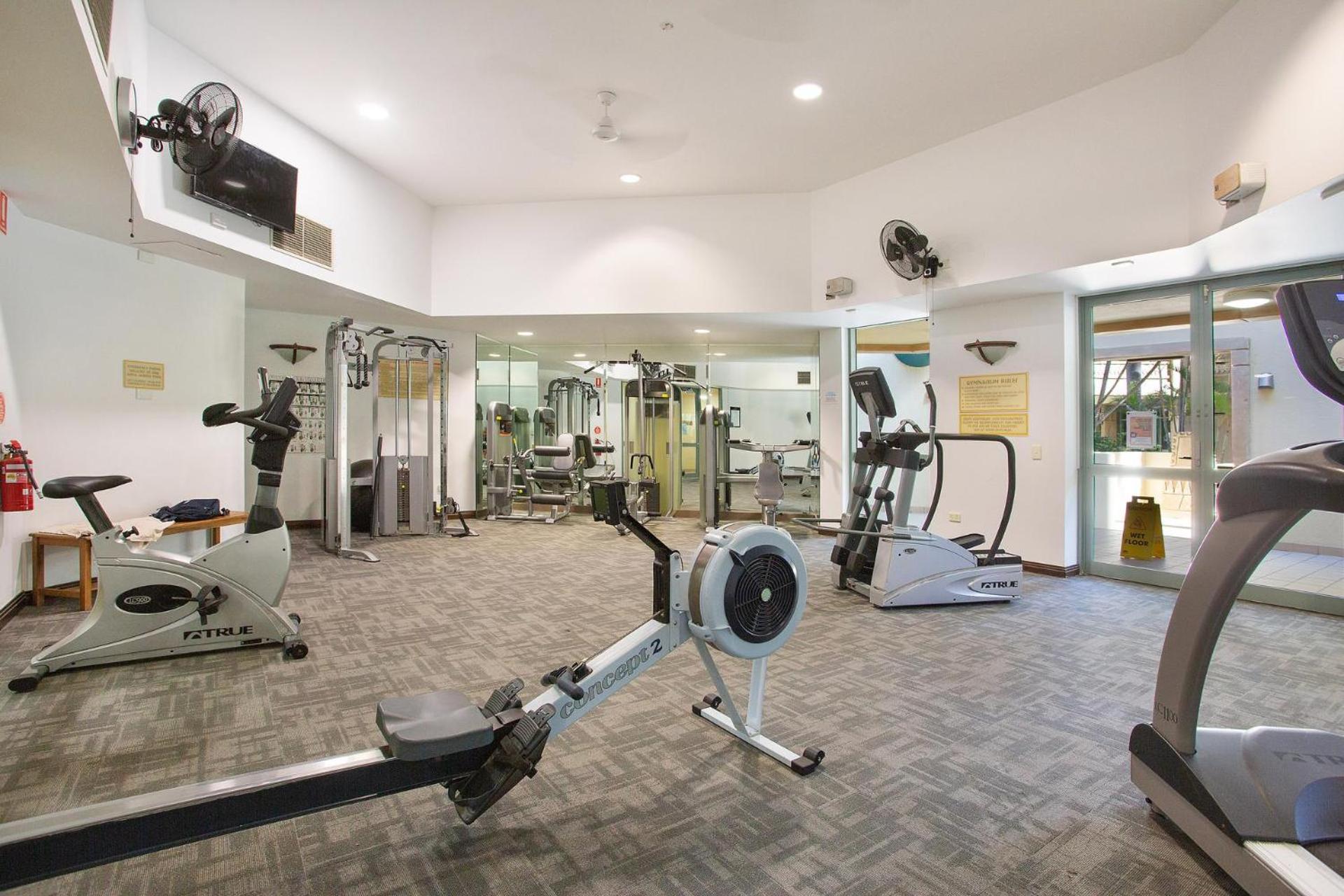 Resort style 3br unit w/ huge entertainers balcony