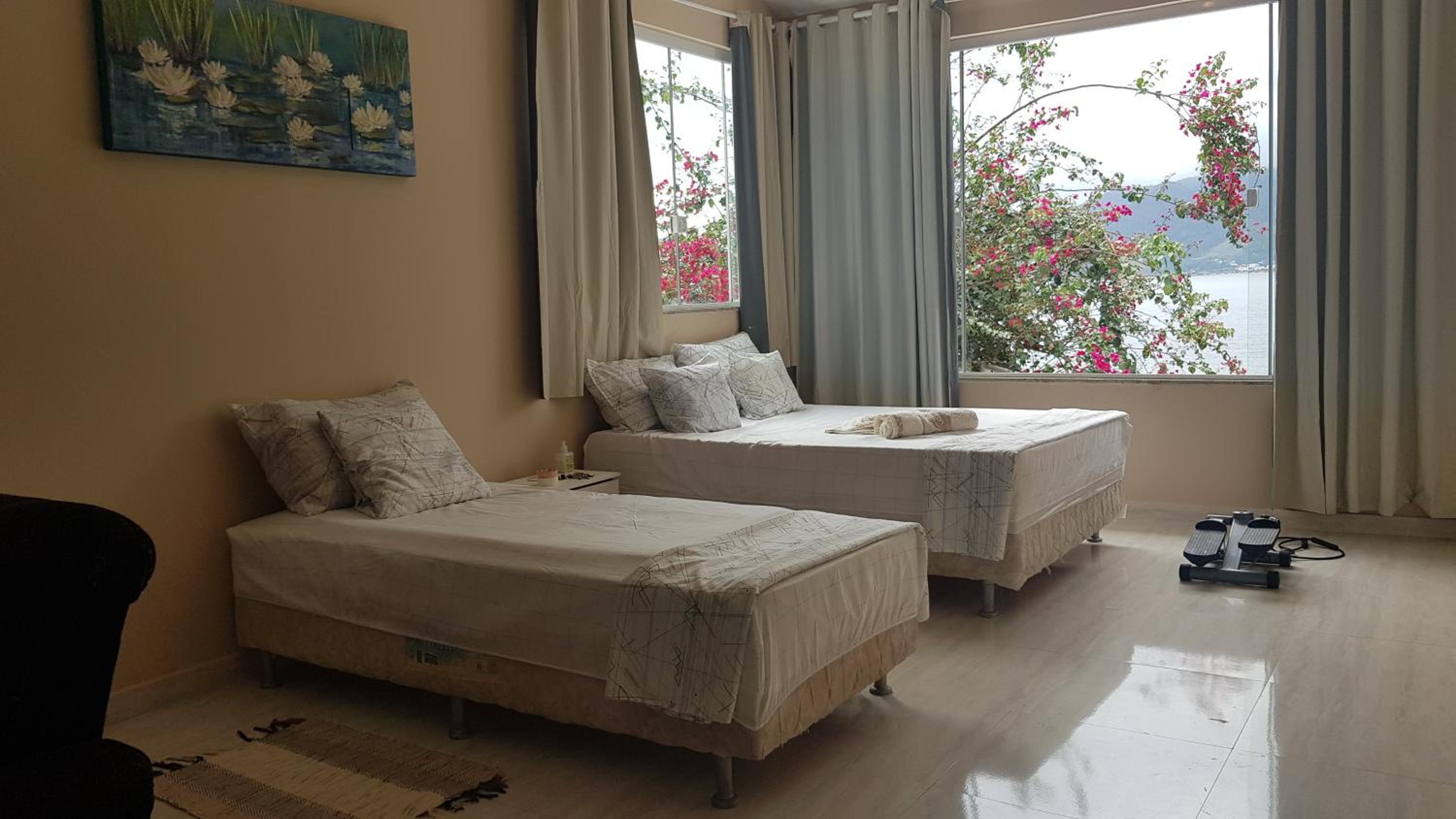 Casa na Ilha Jardim pé na areia
