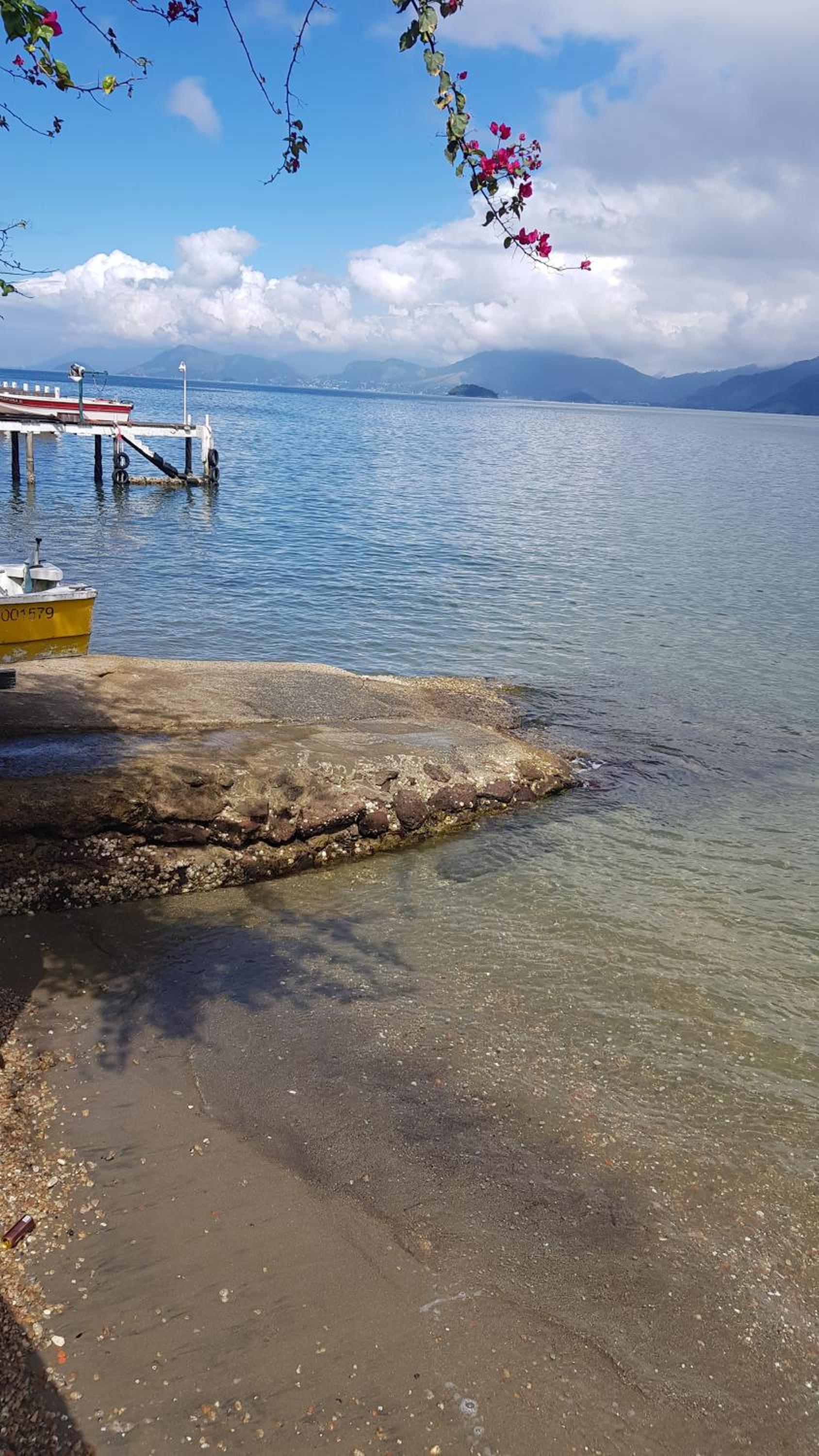 Casa na Ilha Jardim pé na areia