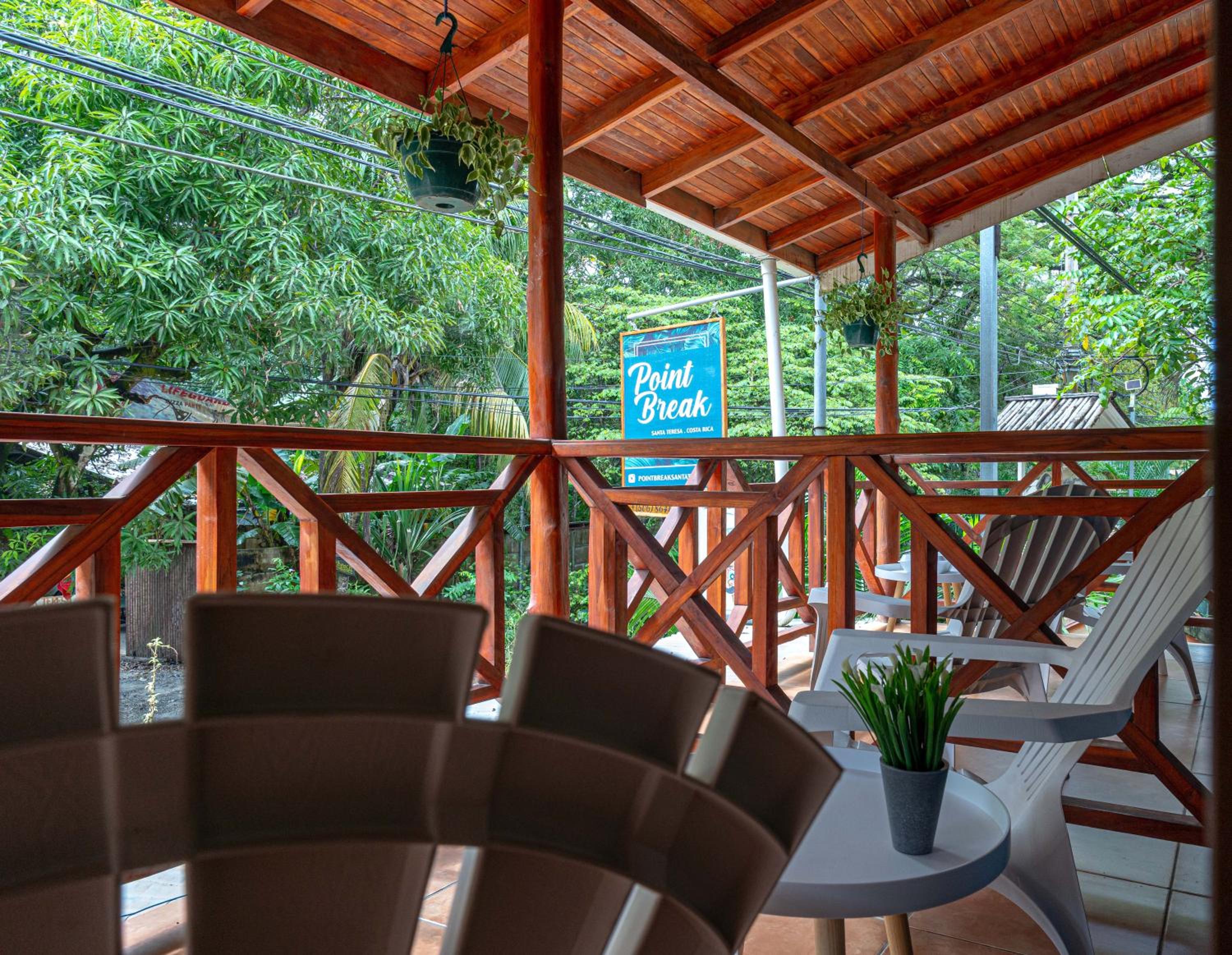 Hotel Point Break Santa Teresa - Image 1