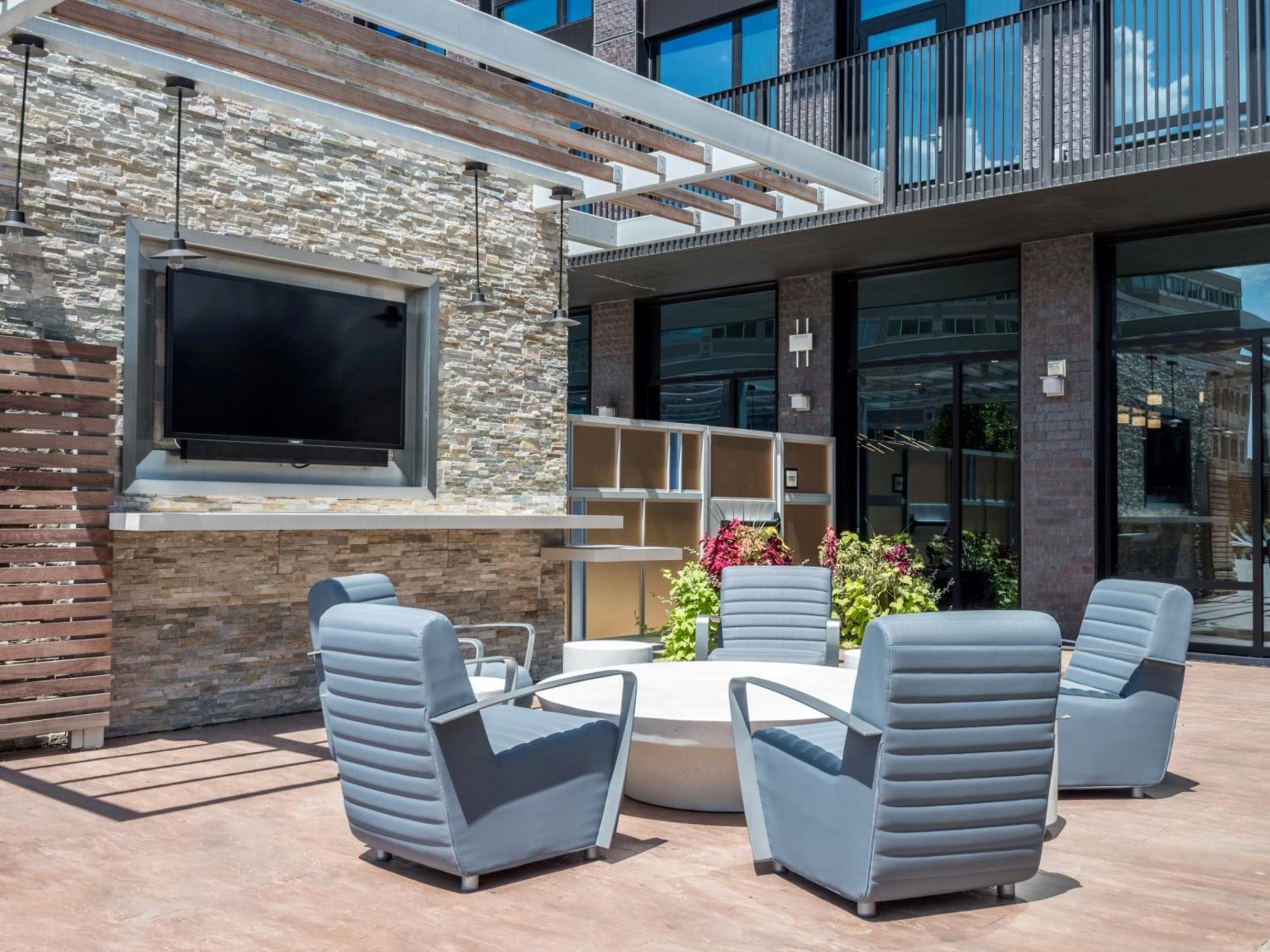 Bluebird Suites at Reston Town Center - Property Image 1