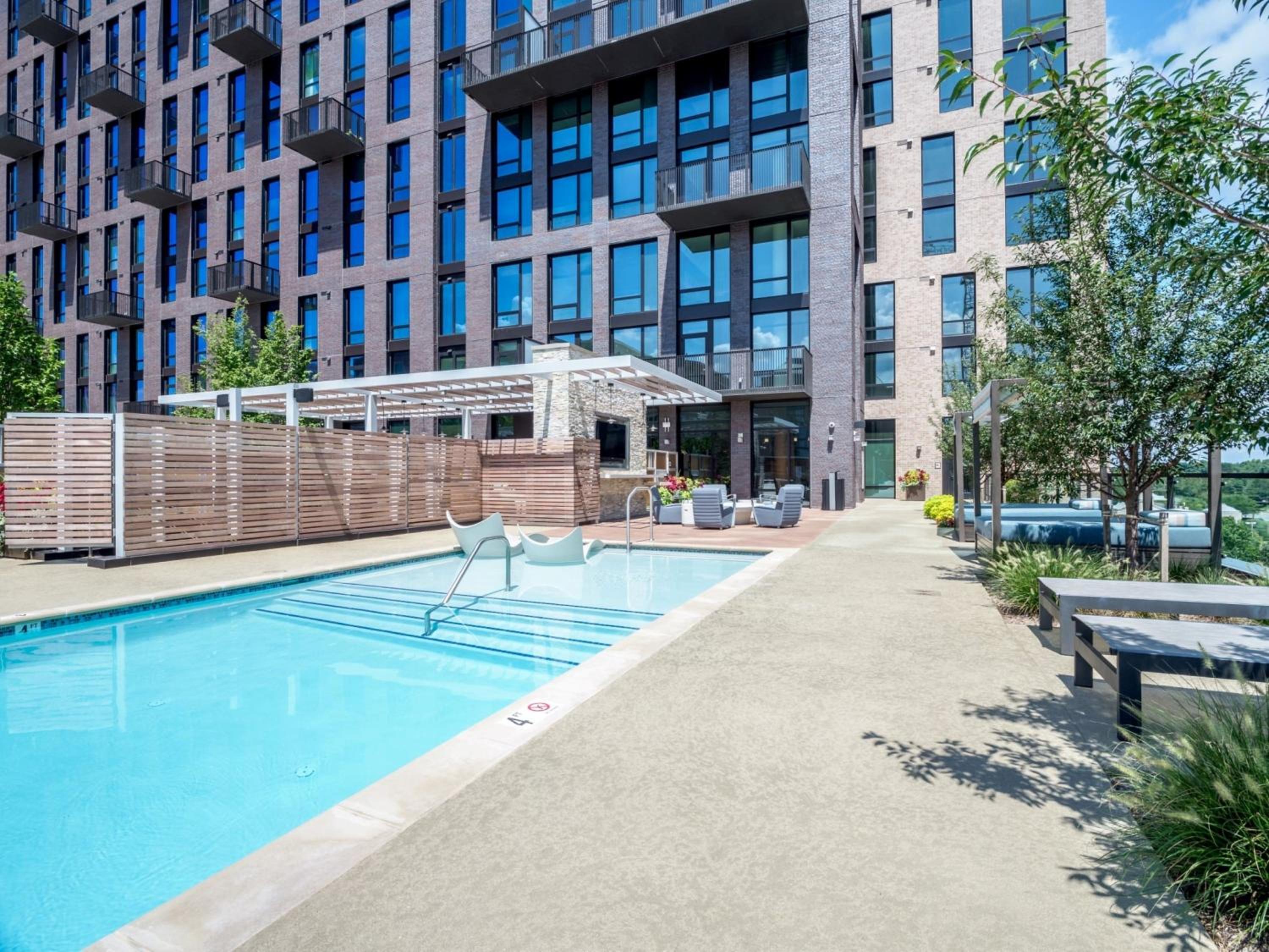 Bluebird Suites at Reston Town Center - Property Image 6