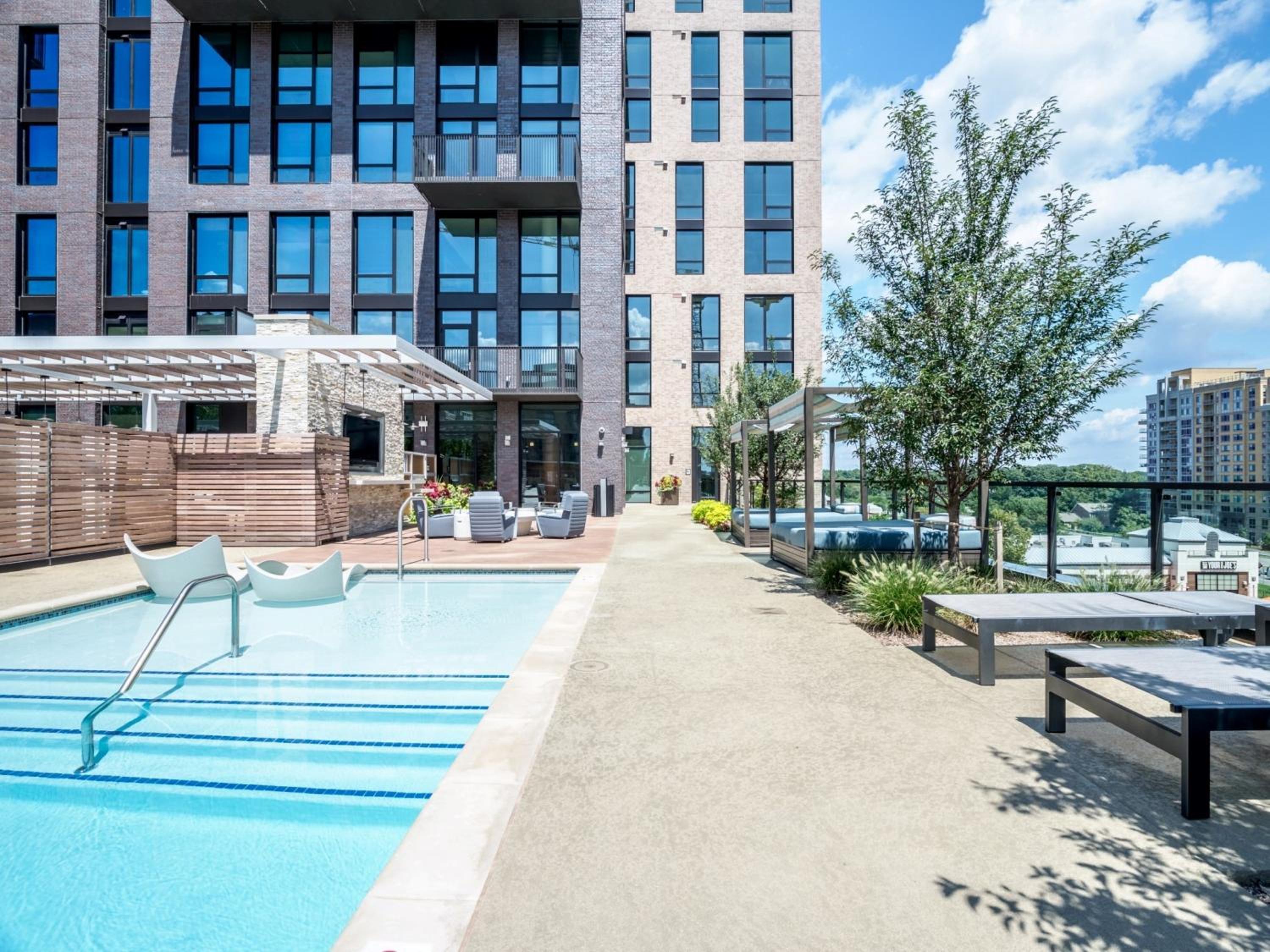 Bluebird Suites at Reston Town Center - Property Image 8