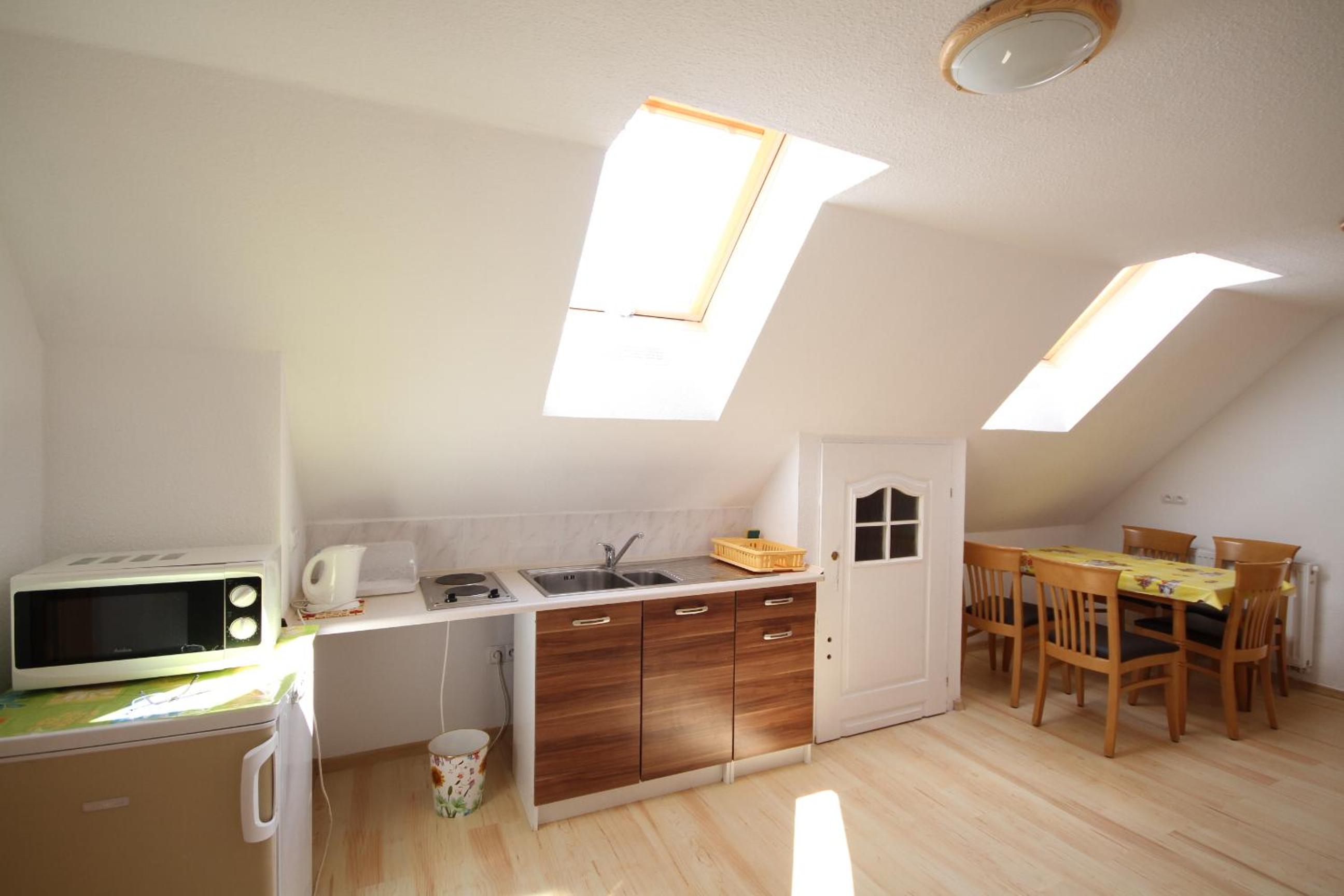 Photo 77