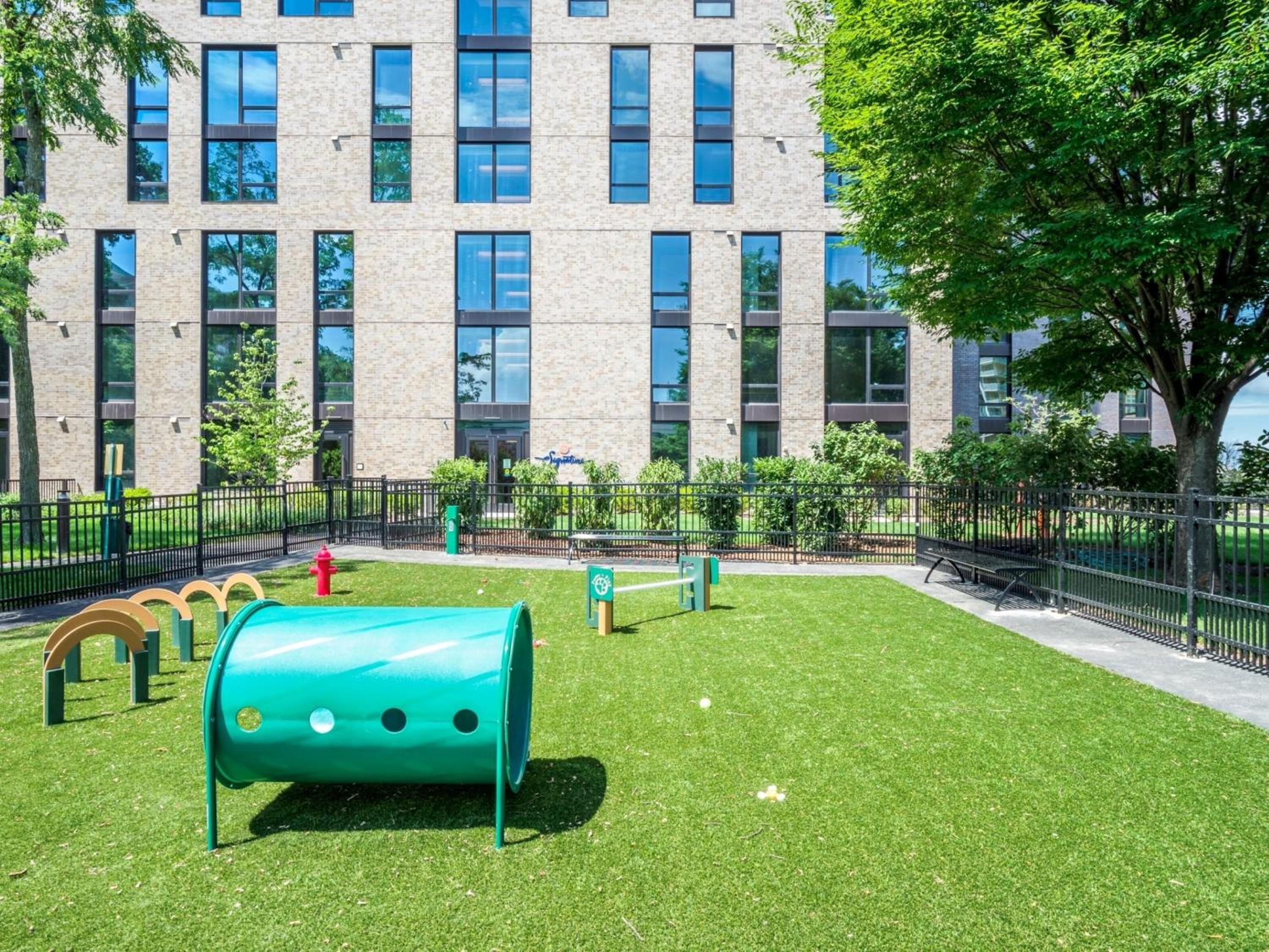 Bluebird Suites at Reston Town Center - Property Image 16