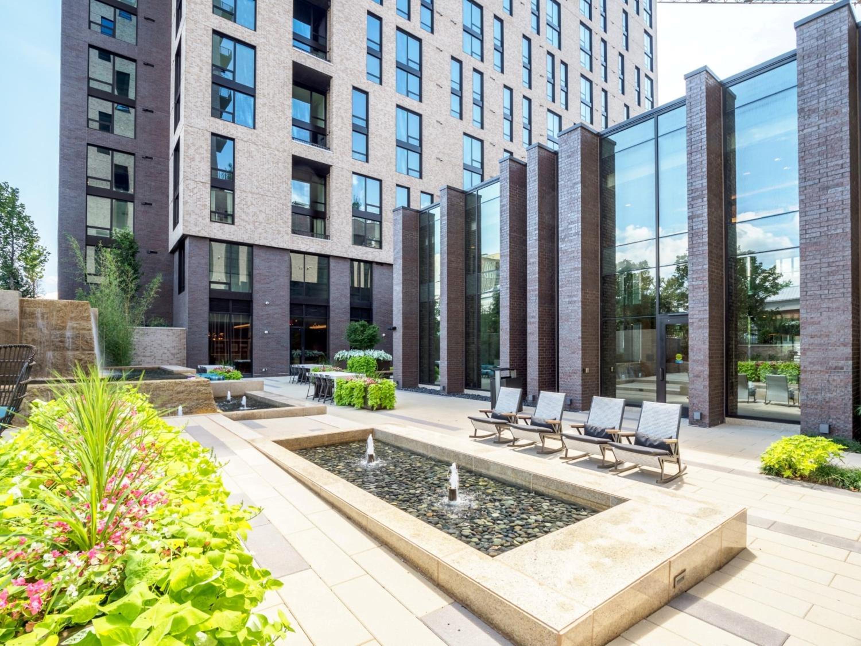 Bluebird Suites at Reston Town Center - Property Image 38