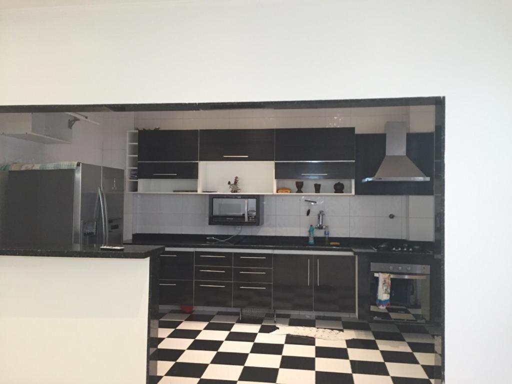 Apartamento para pessoas de família ou a negócio, Ap Grande 3 quartos no Brás próximo igreja Mundial,mercado municipal, 25 de março, templo Salomão, metro 