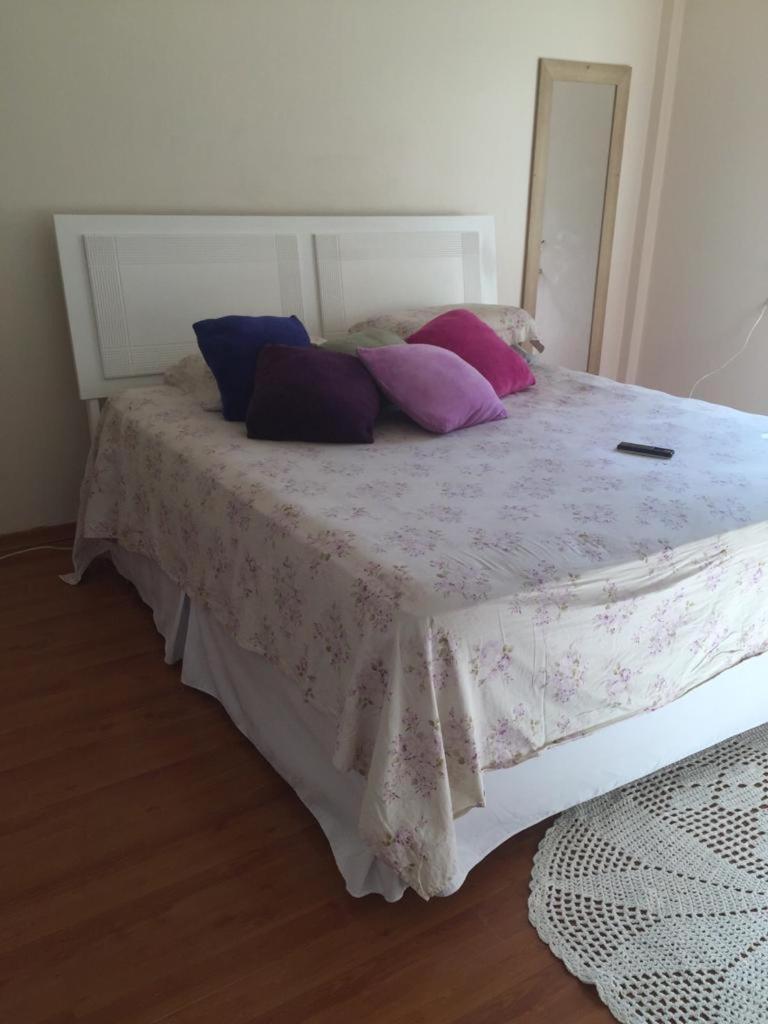 Apartamento para pessoas de família ou a negócio, Ap Grande 3 quartos no Brás próximo igreja Mundial,mercado municipal, 25 de março, templo Salomão, metro 