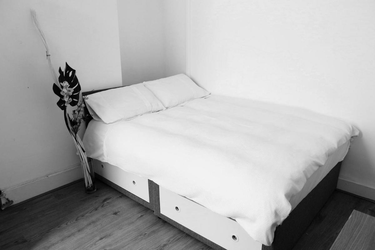 cozy rooms in London Townhouse fast links to Central