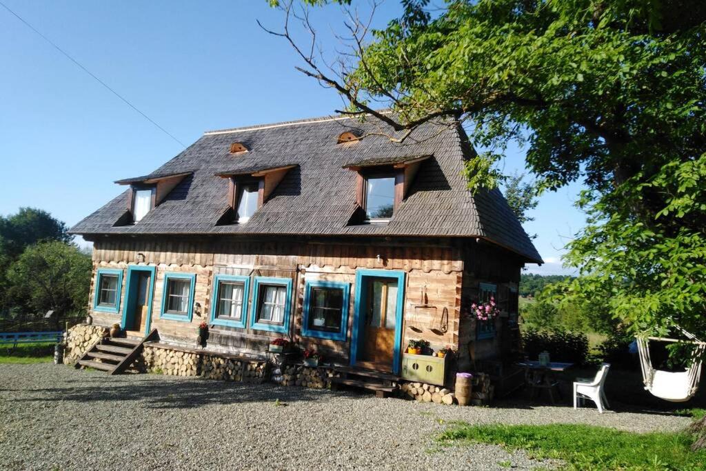 Breb s Cosy Barn - main view