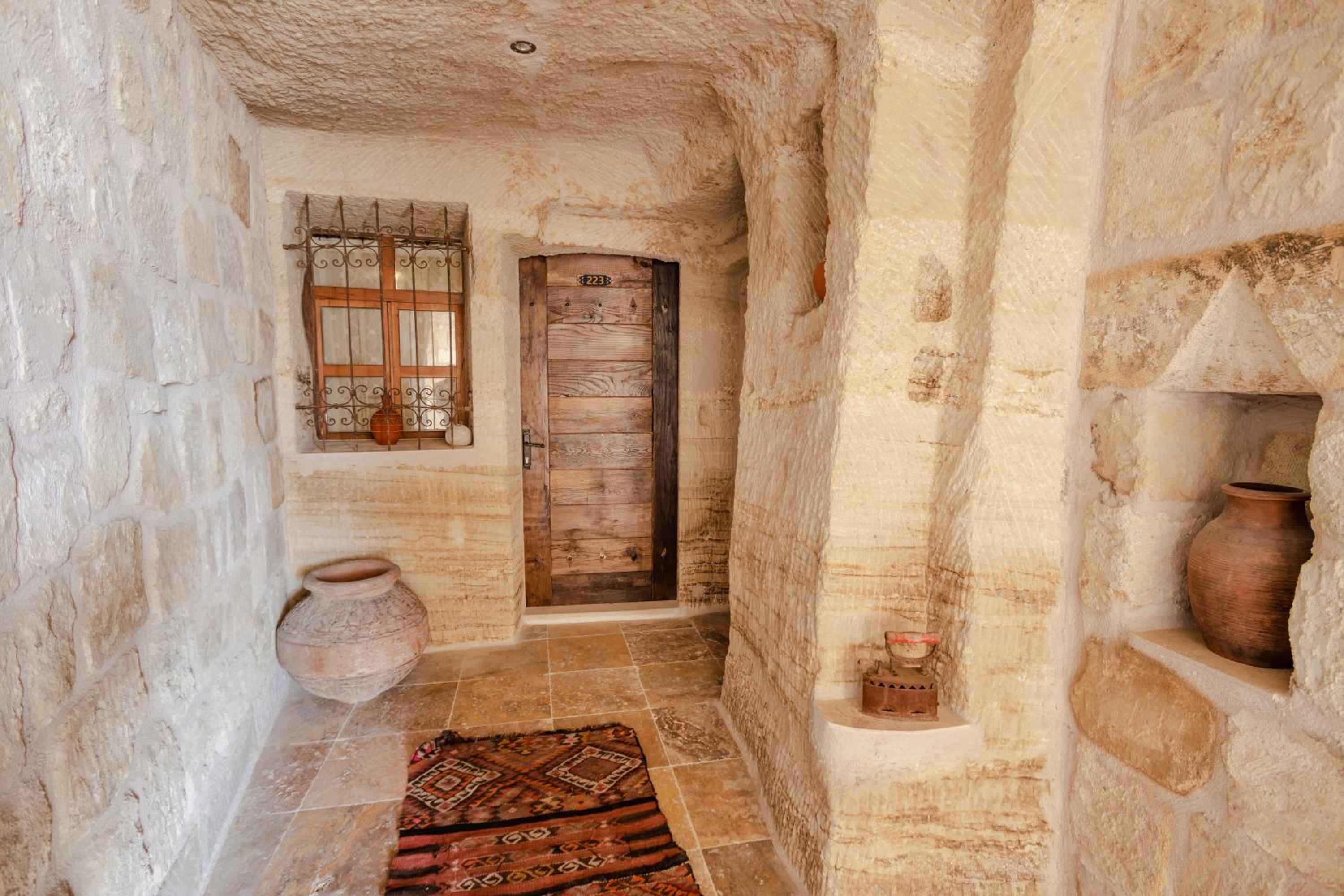 Sultan Cave Suites - Image 9